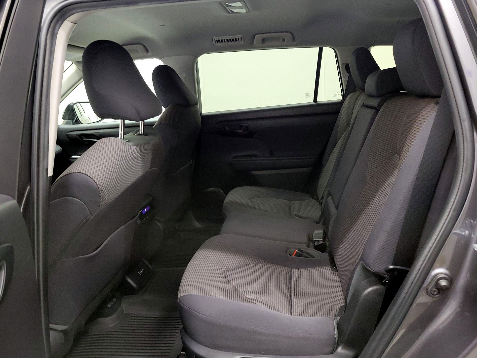 Thumbnail: 2022 Toyota Highlander - 19