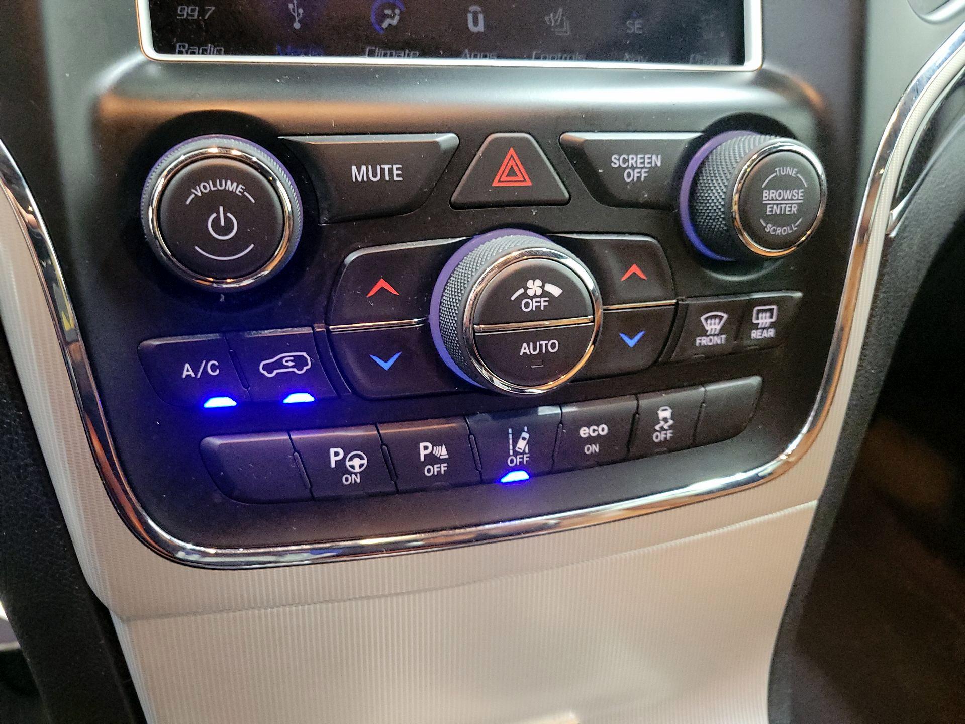 Thumbnail: 2018 Jeep Grand Cherokee - 17