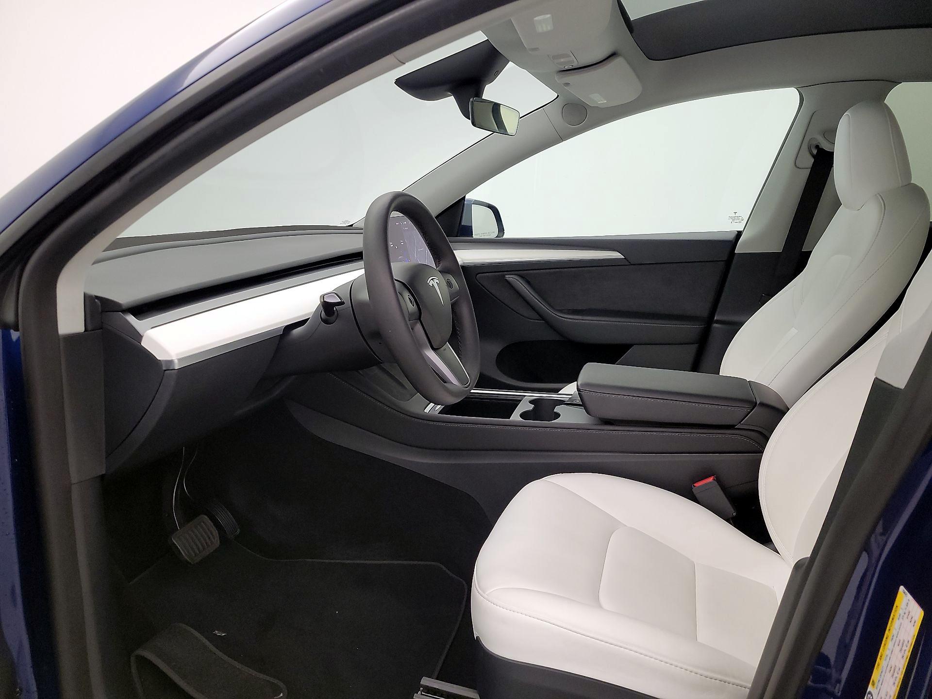 Thumbnail: 2023 Tesla Model Y - 11