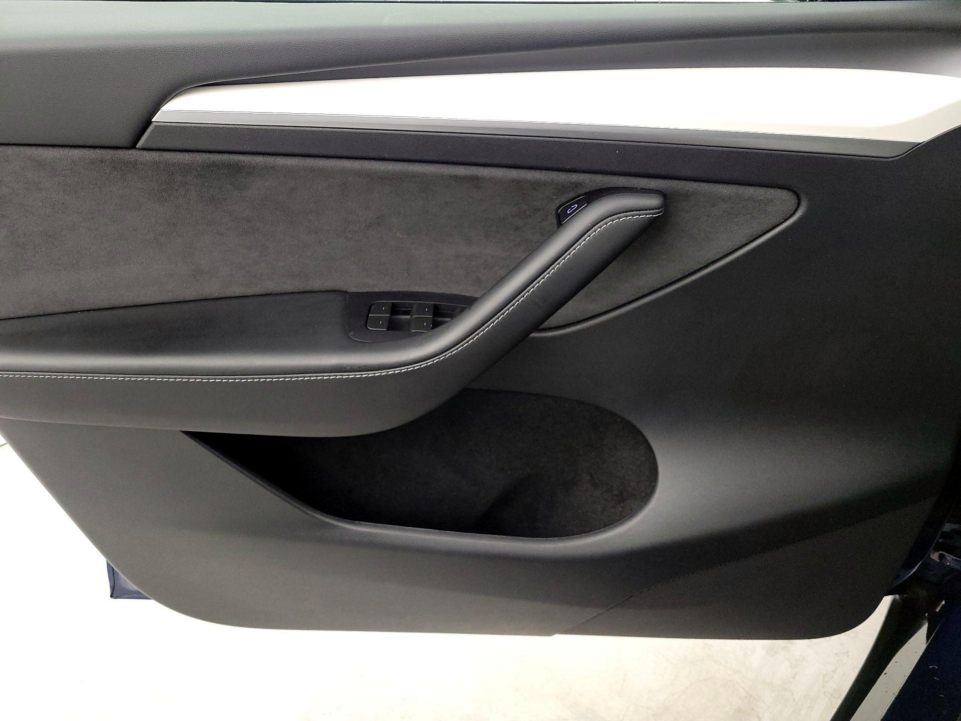 Thumbnail: 2023 Tesla Model Y - 12