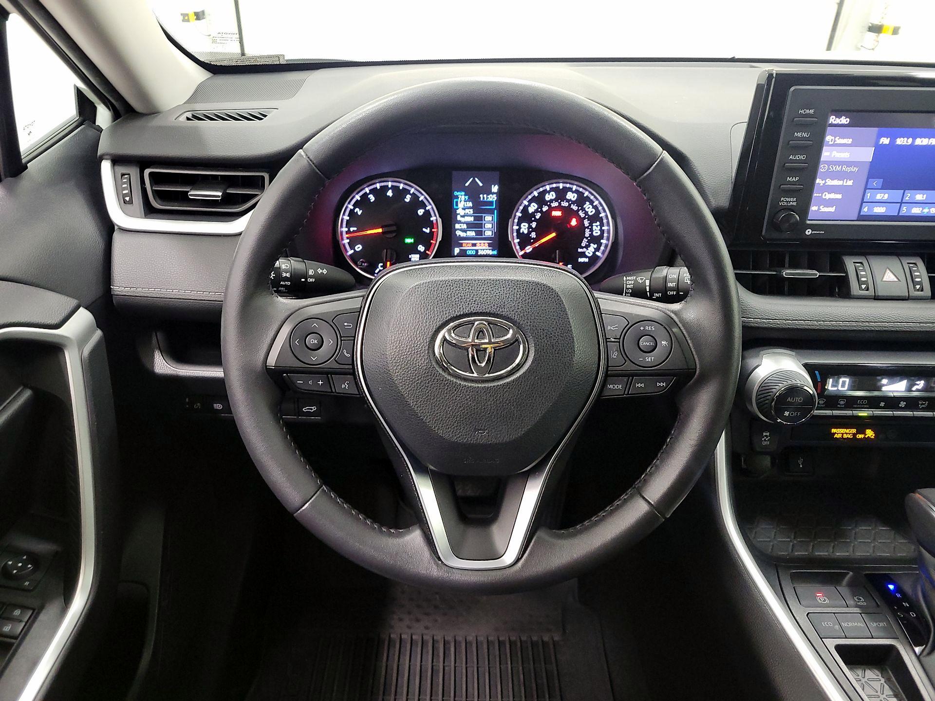 Thumbnail: 2022 Toyota RAV4 - 10