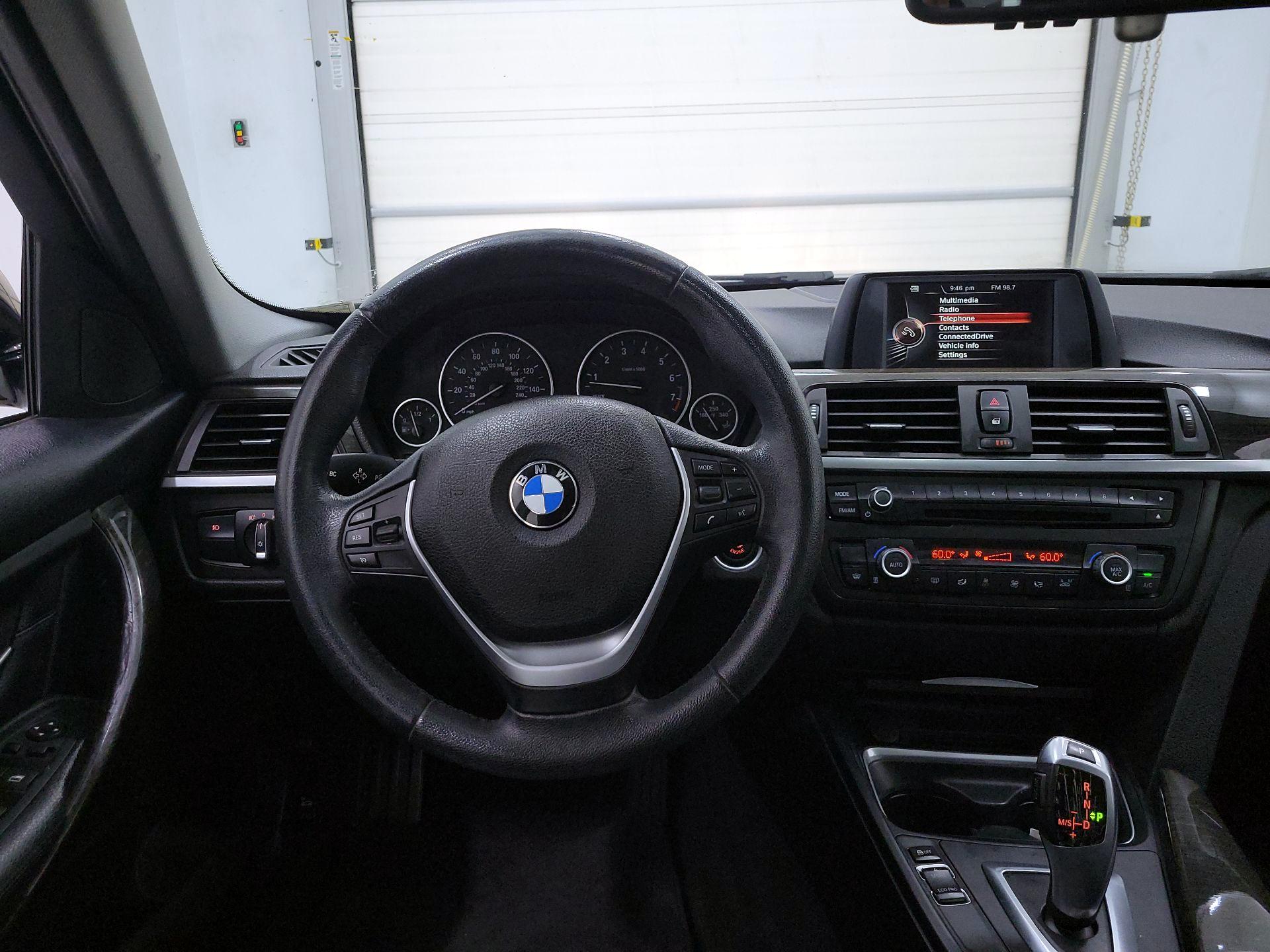 Thumbnail: 2015 BMW 3 Series - 10