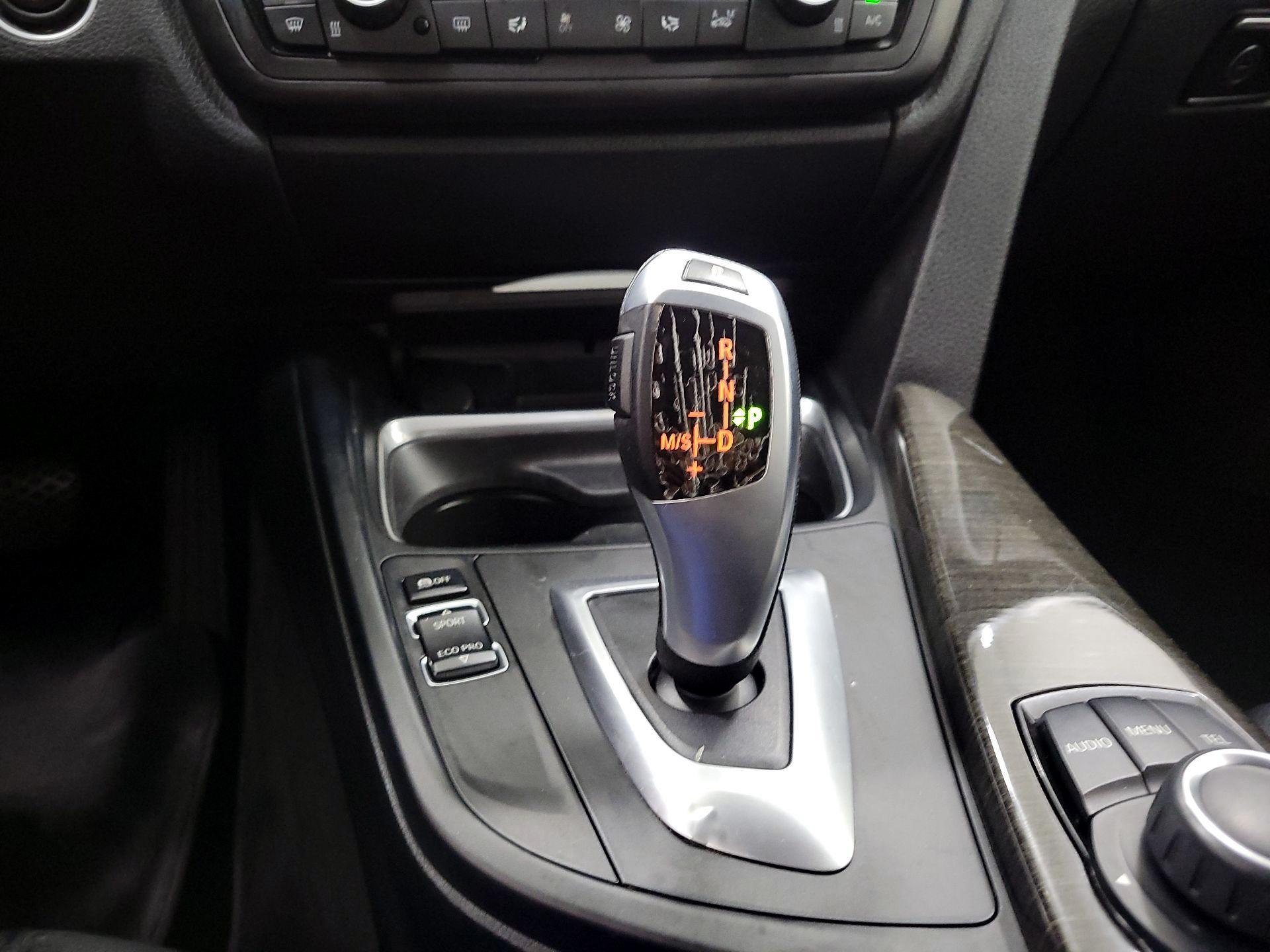 Thumbnail: 2015 BMW 3 Series - 16