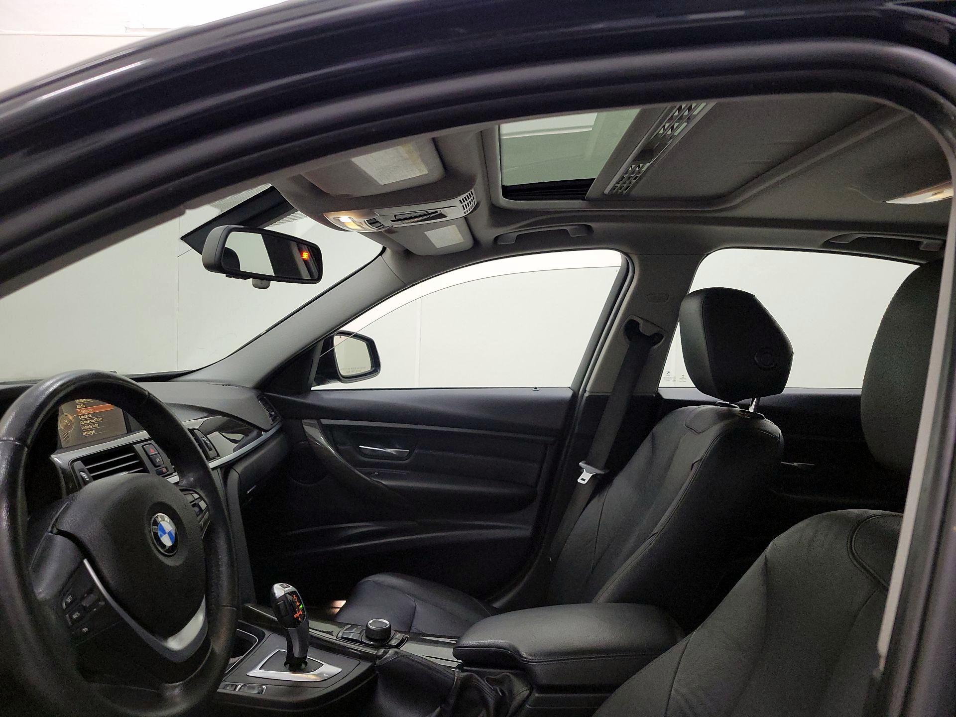 Thumbnail: 2015 BMW 3 Series - 18