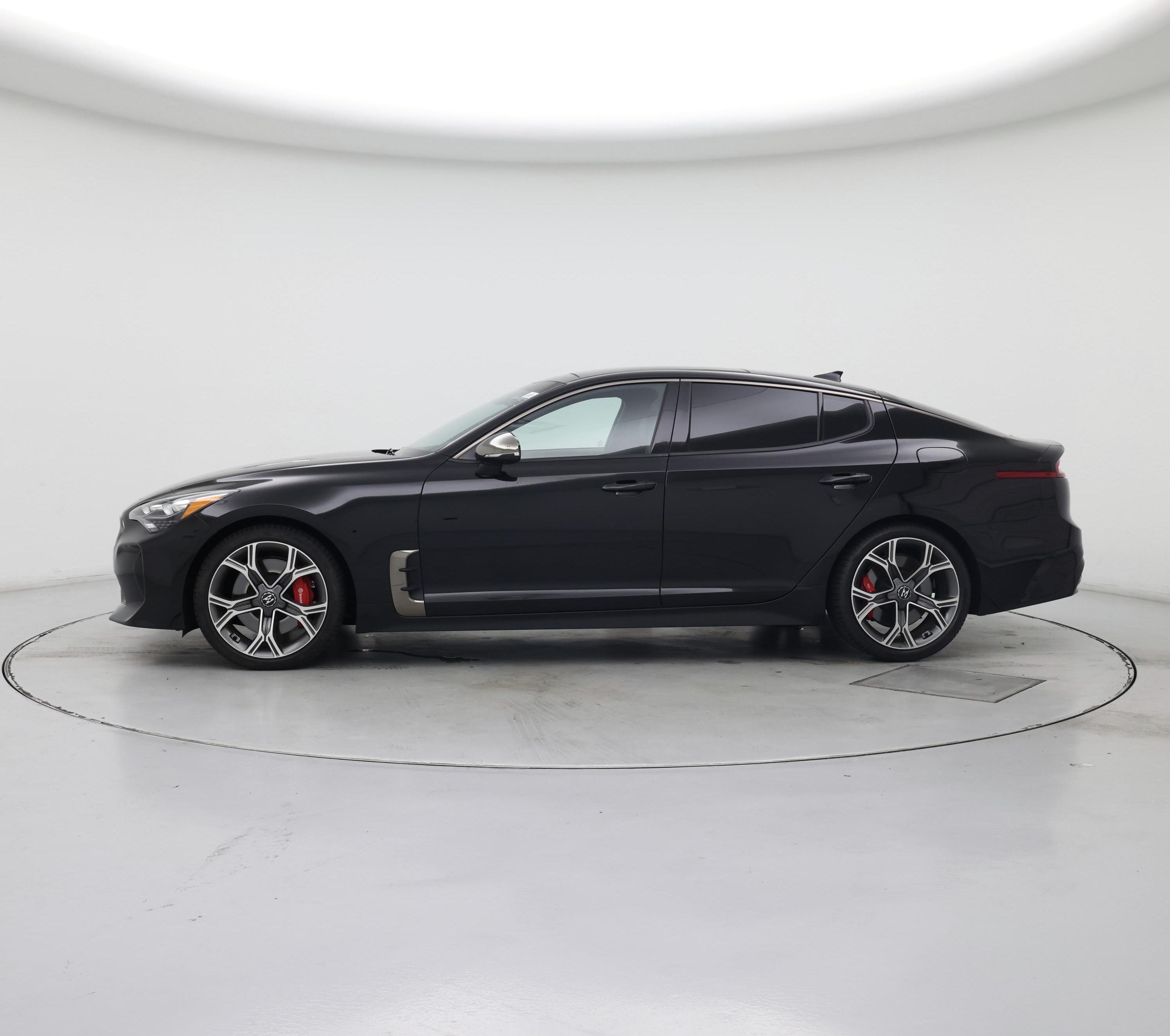Thumbnail: 2019 Kia Stinger - 3