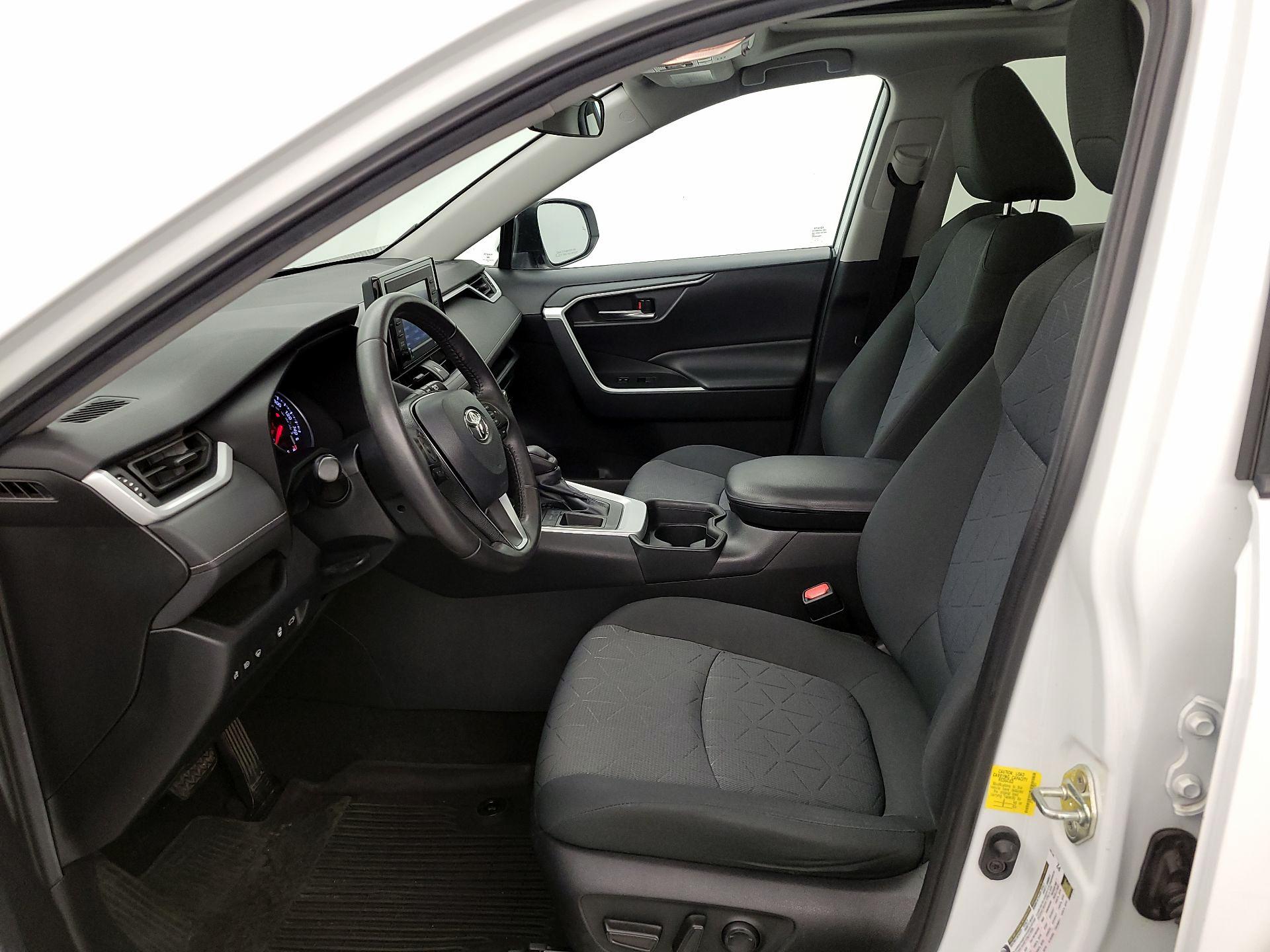 Thumbnail: 2020 Toyota RAV4 - 11