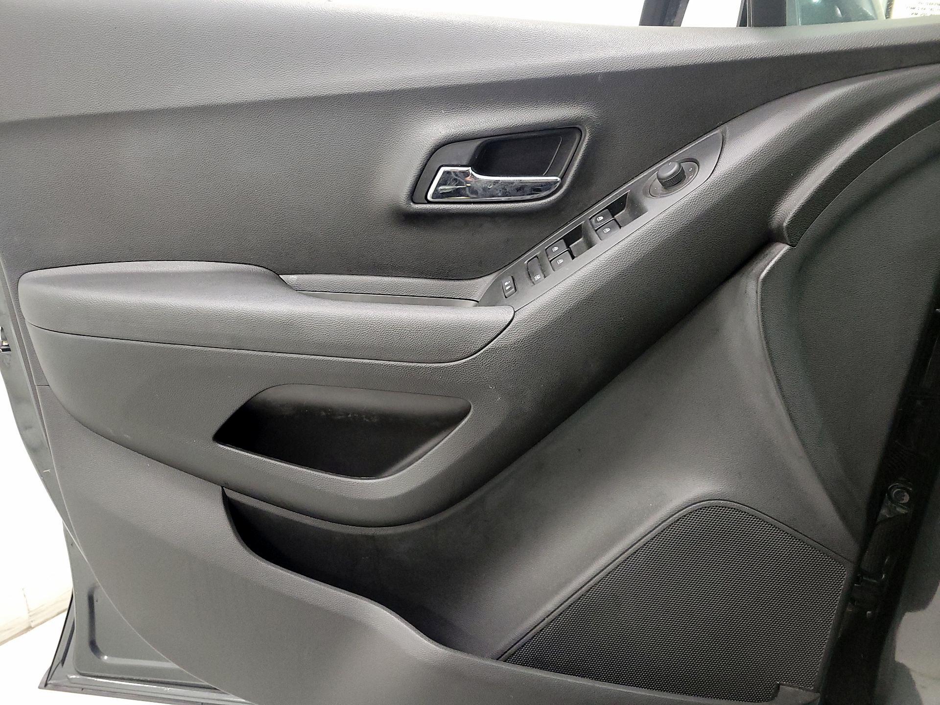 Thumbnail: 2019 Chevrolet Trax - 12