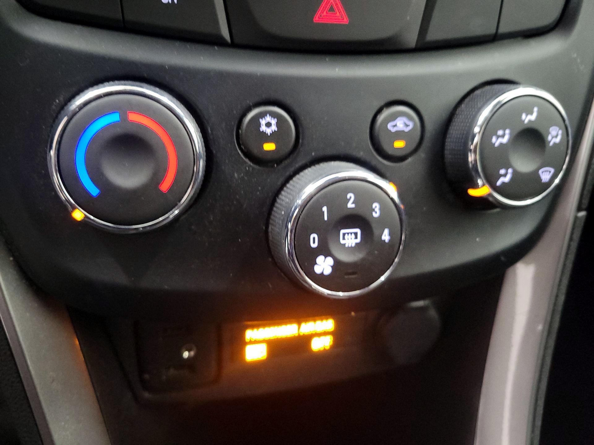 Thumbnail: 2019 Chevrolet Trax - 16