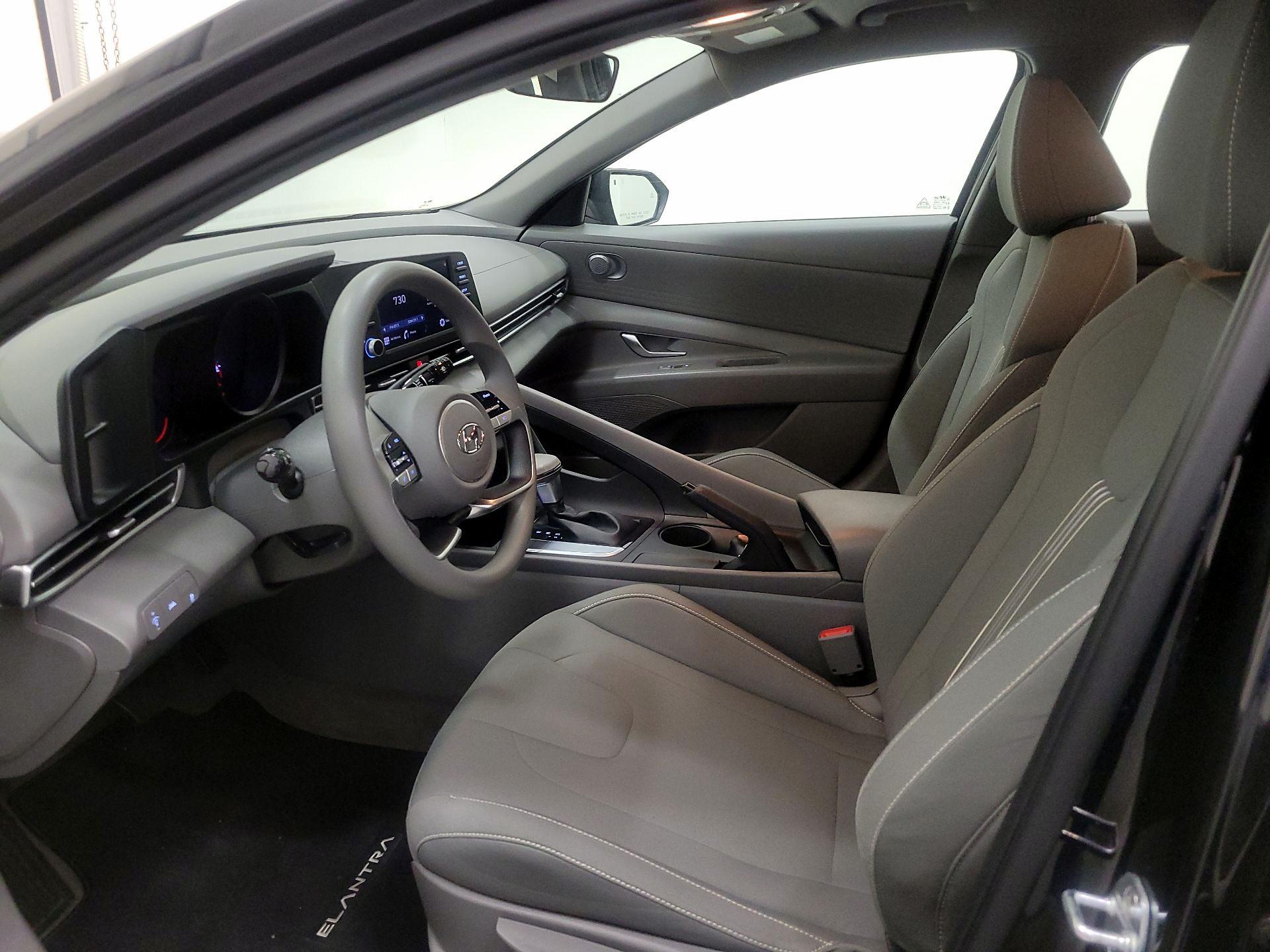 Thumbnail: 2022 Hyundai Elantra - 11