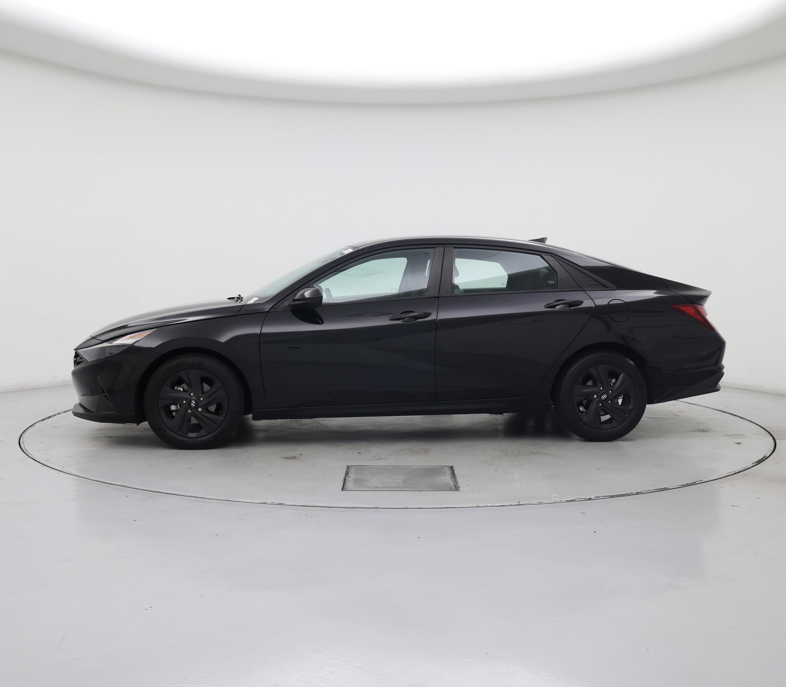 Thumbnail: 2022 Hyundai Elantra - 3