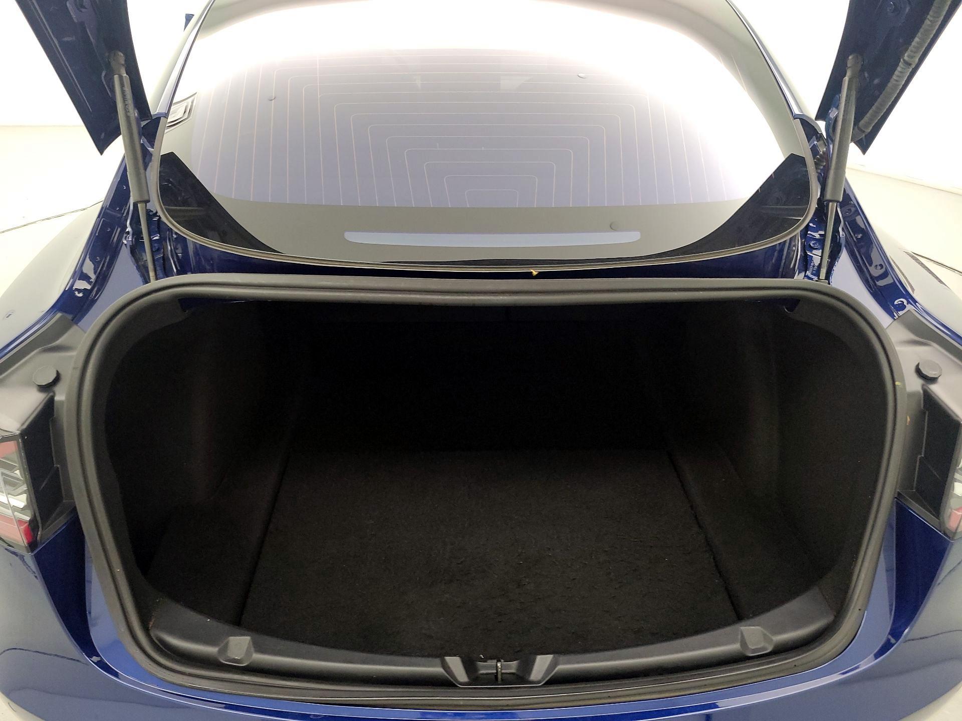 Thumbnail: 2018 Tesla Model 3 - 20