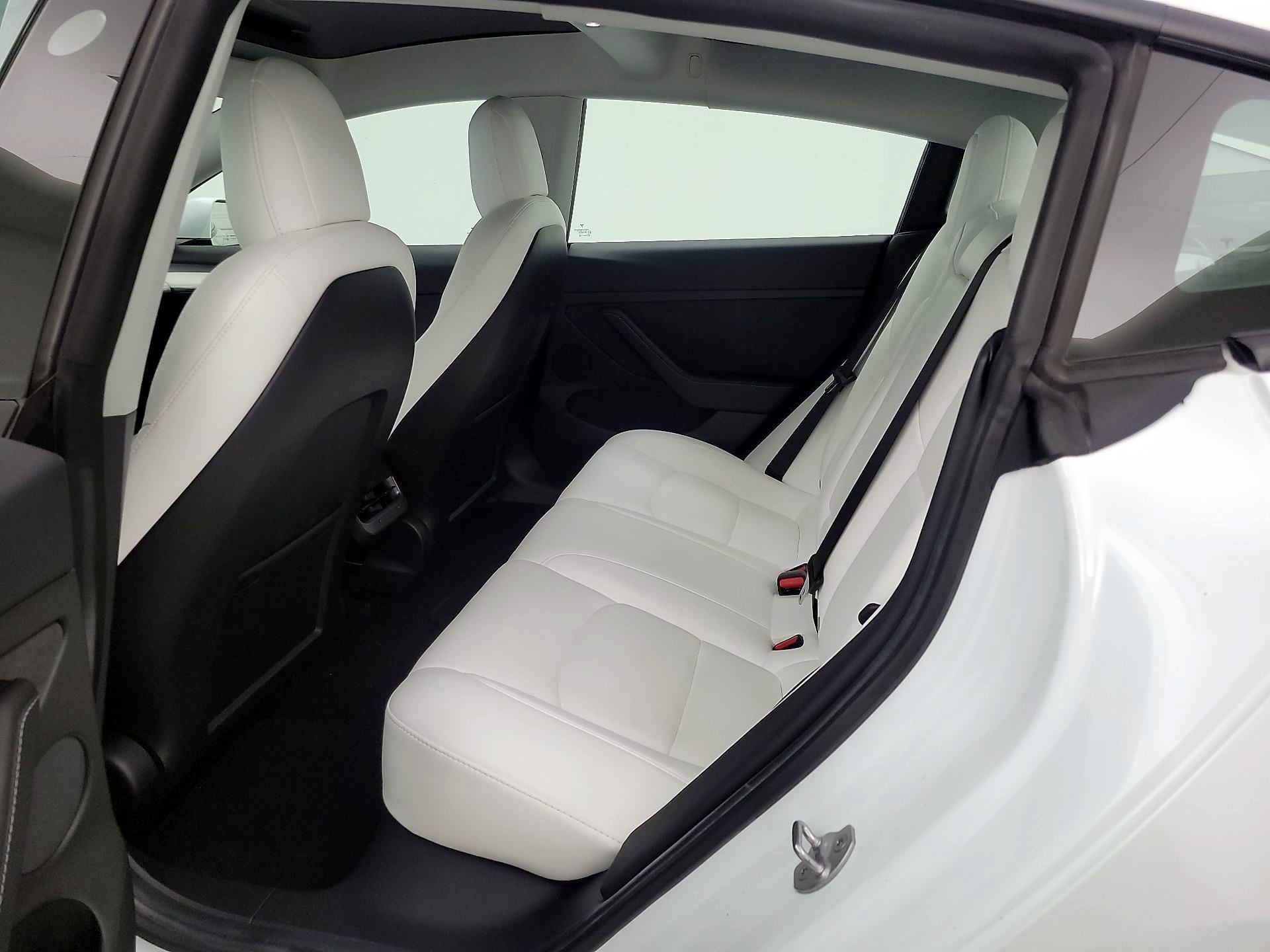 Thumbnail: 2021 Tesla Model 3 - 19