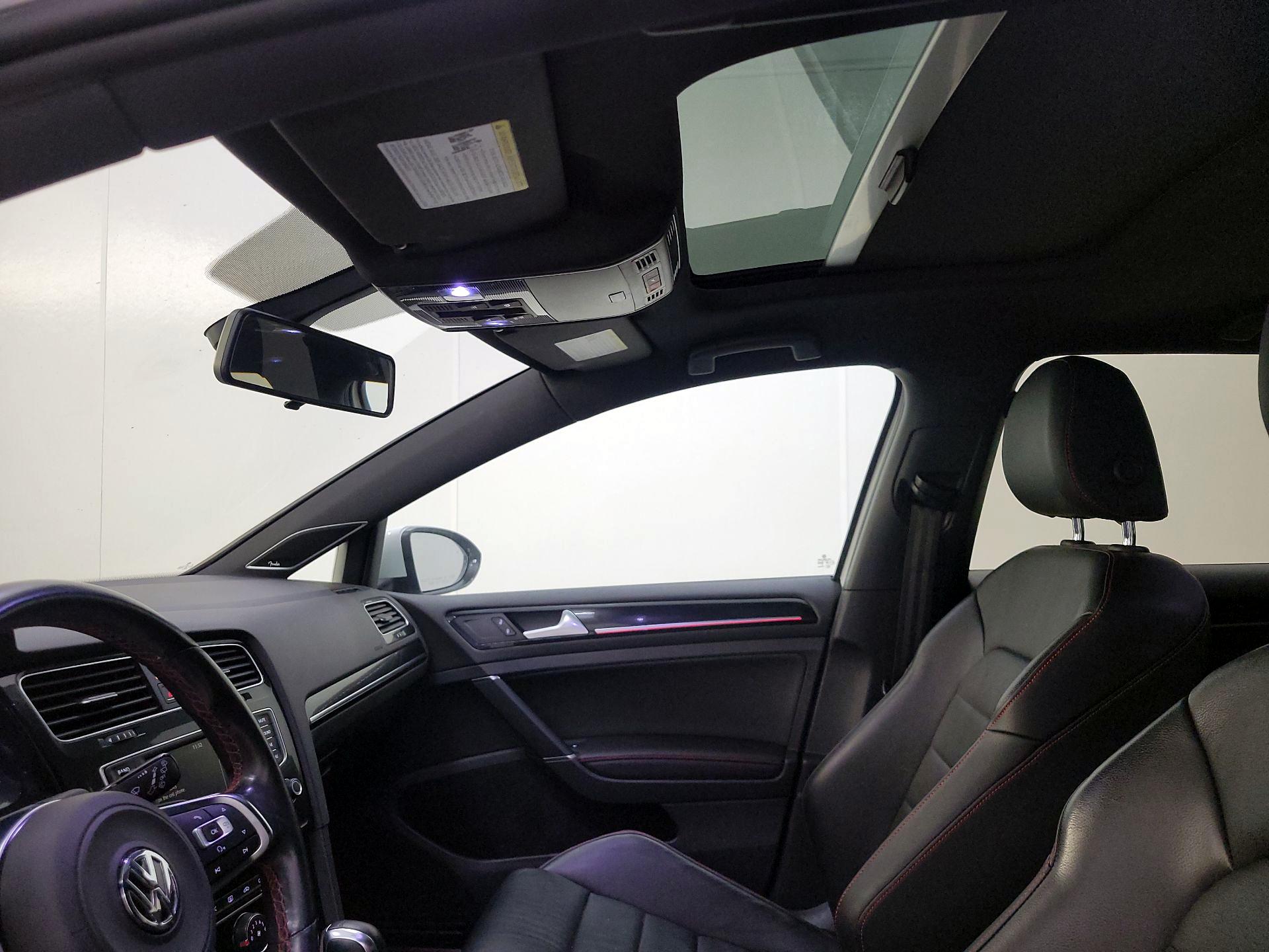 Thumbnail: 2016 Volkswagen Golf - 19