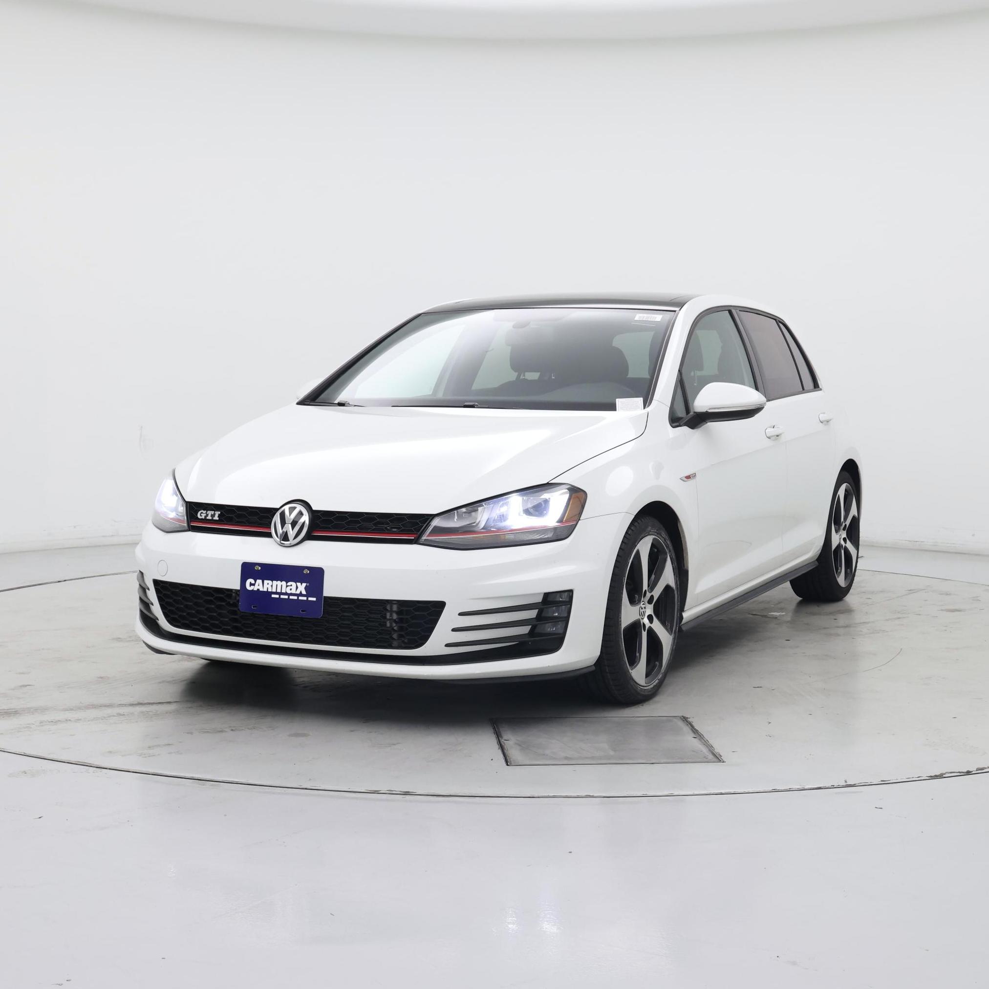 Thumbnail: 2016 Volkswagen Golf - 4