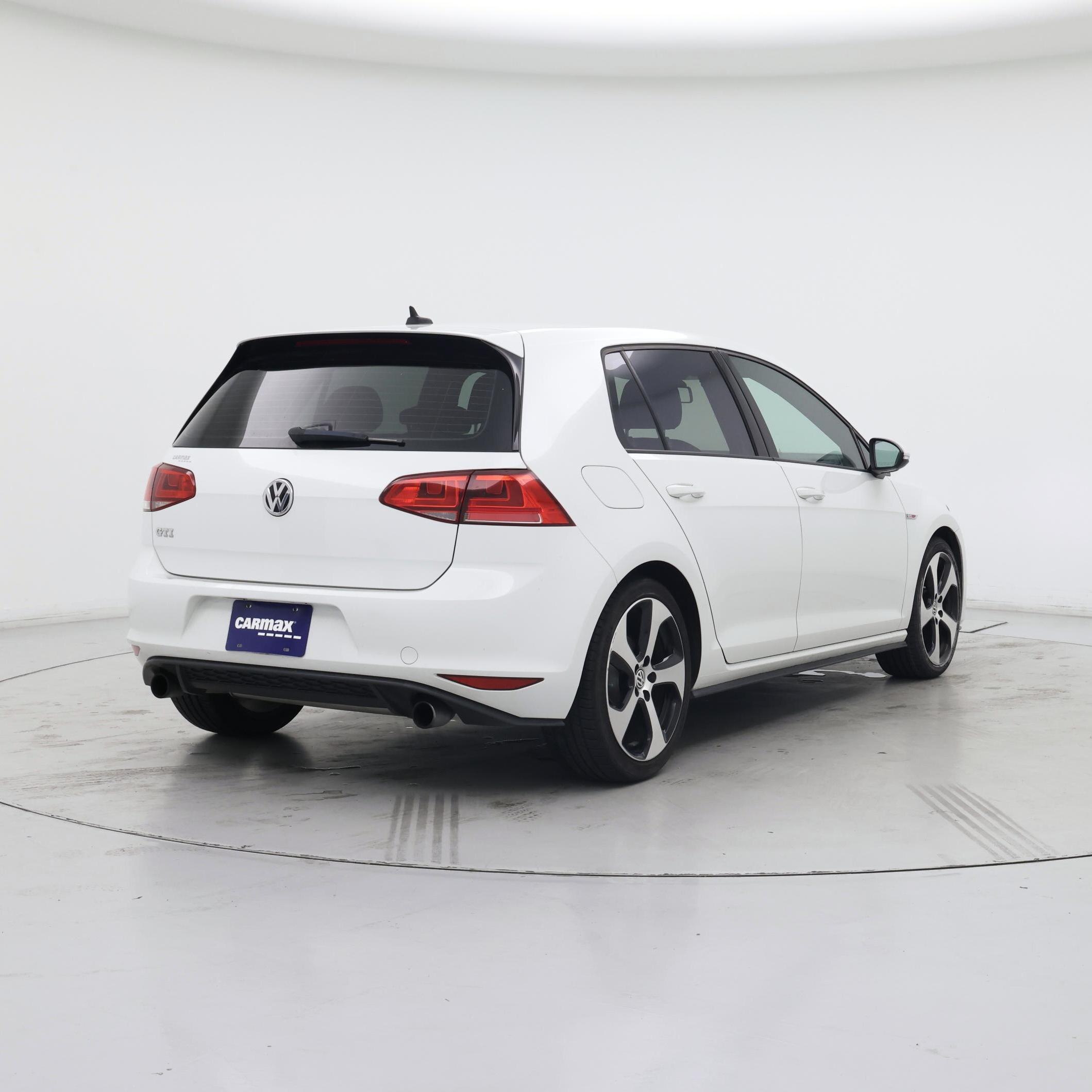 Thumbnail: 2016 Volkswagen Golf - 8