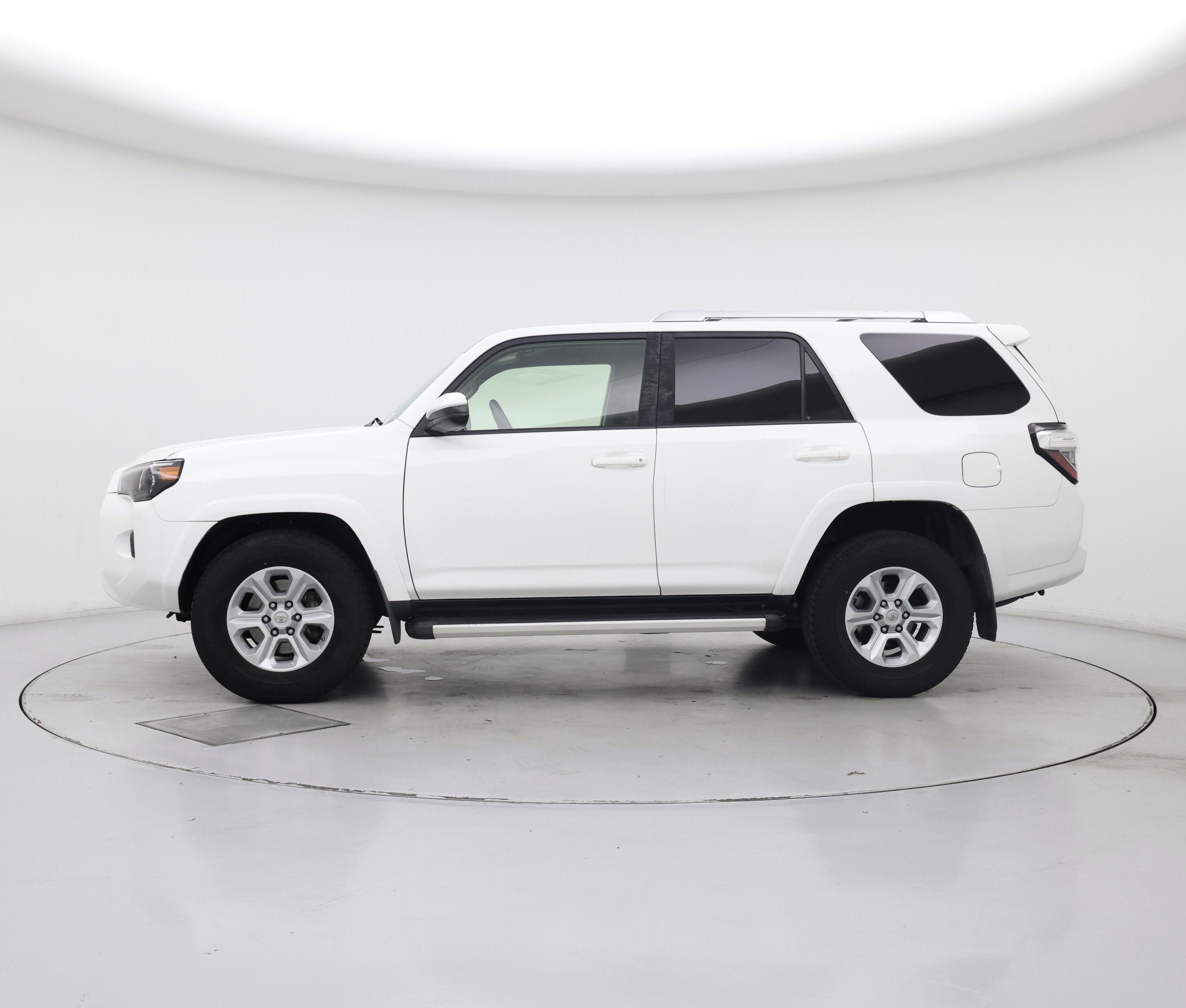 Thumbnail: 2018 Toyota 4Runner - 3