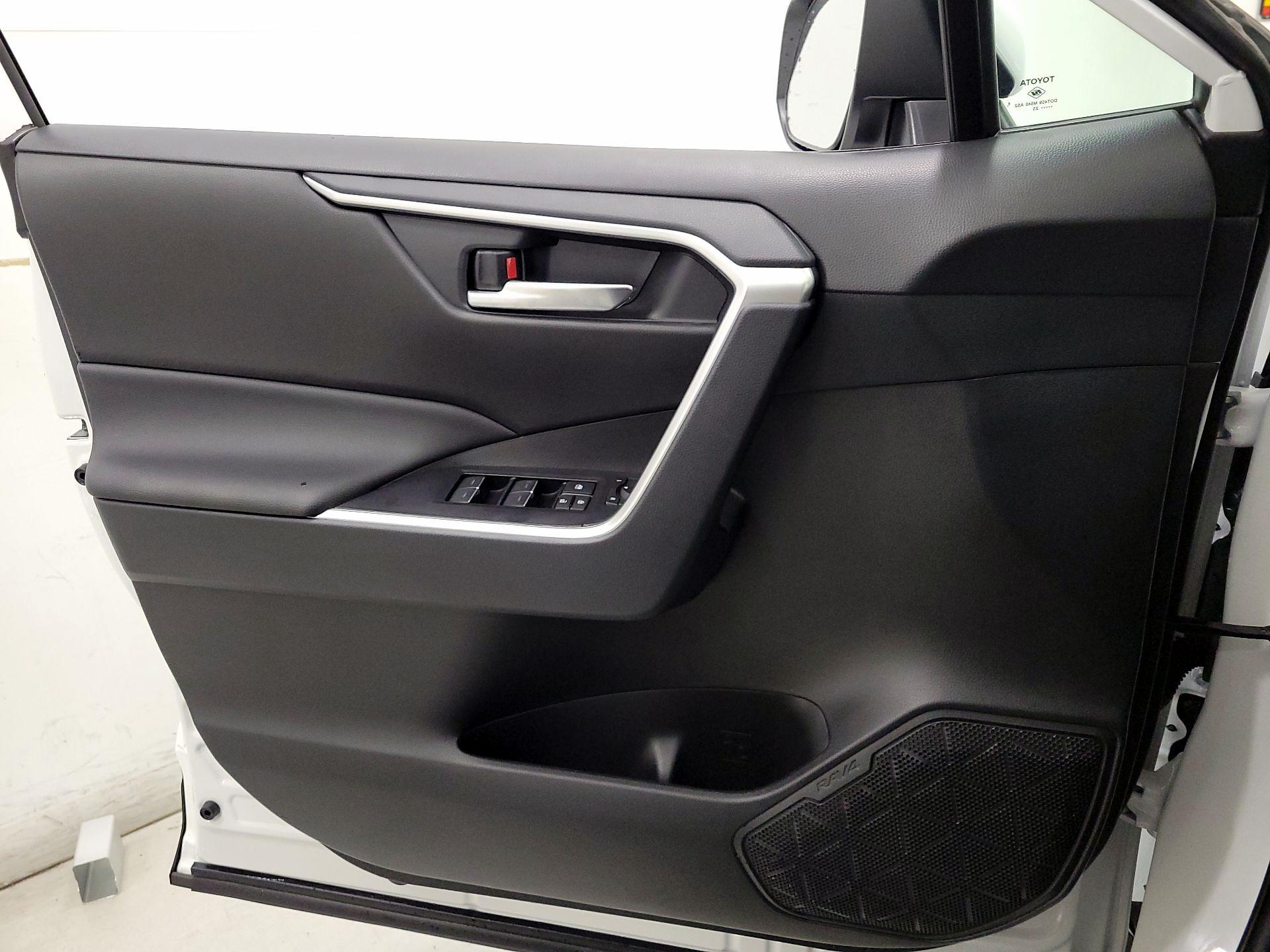 Thumbnail: 2025 Toyota RAV4 - 12