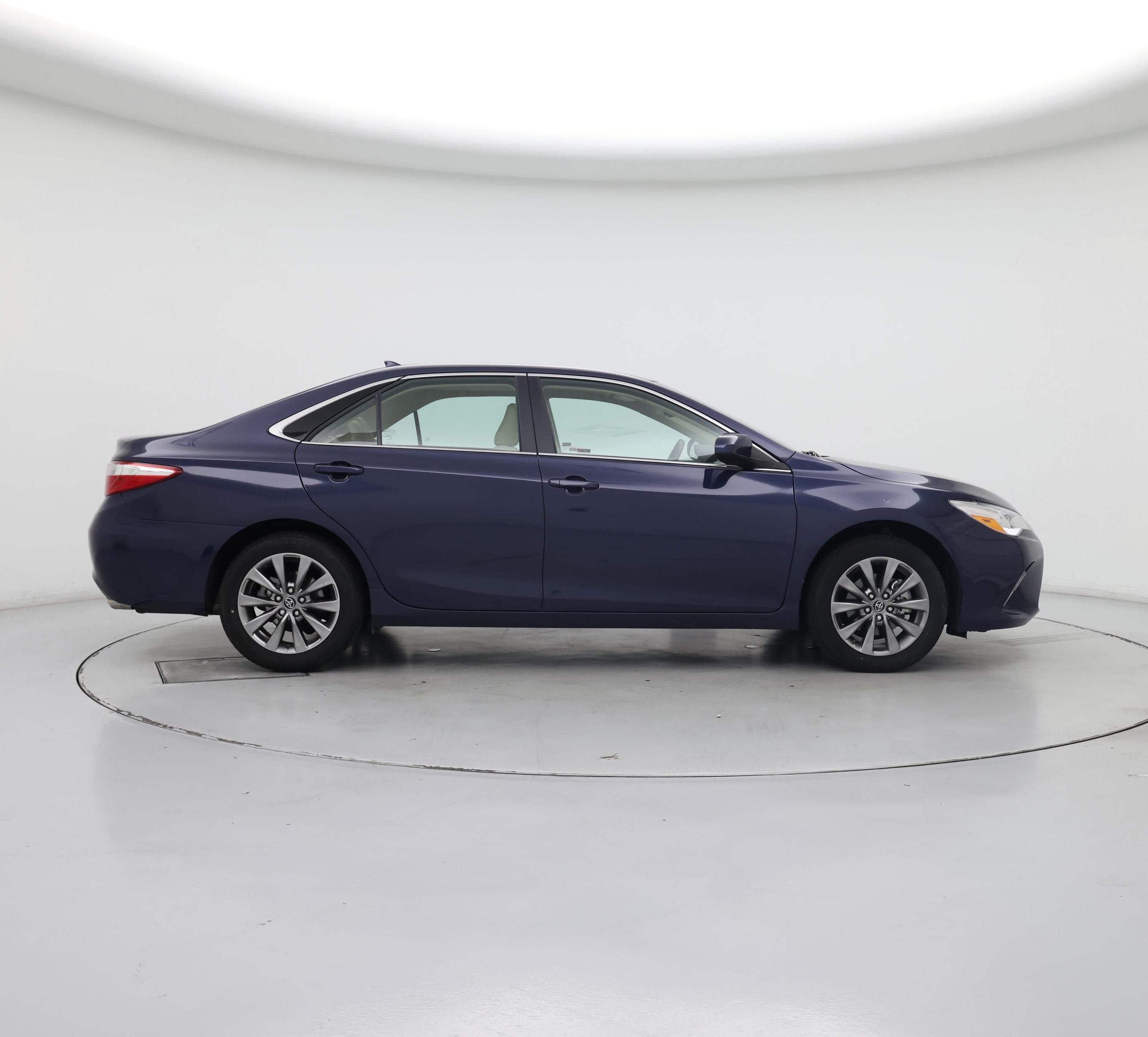 Thumbnail: 2017 Toyota Camry - 7