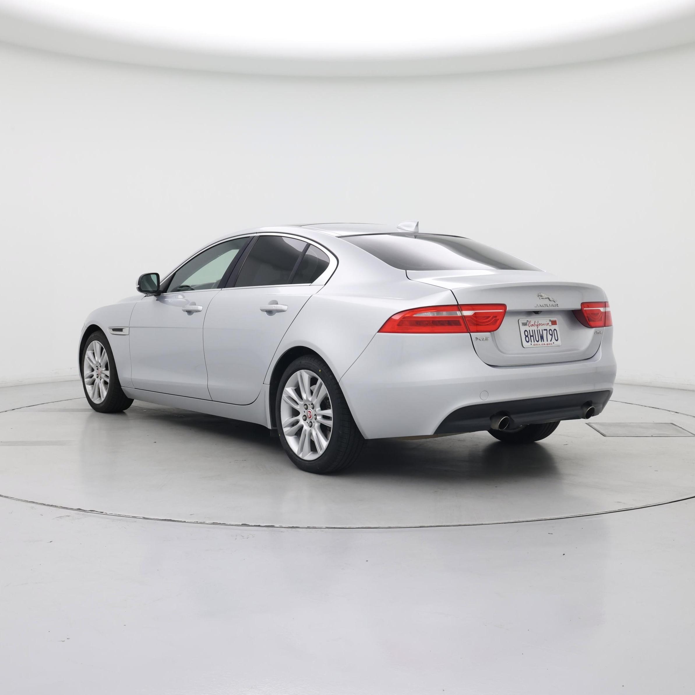 Thumbnail: 2019 Jaguar XE - 2