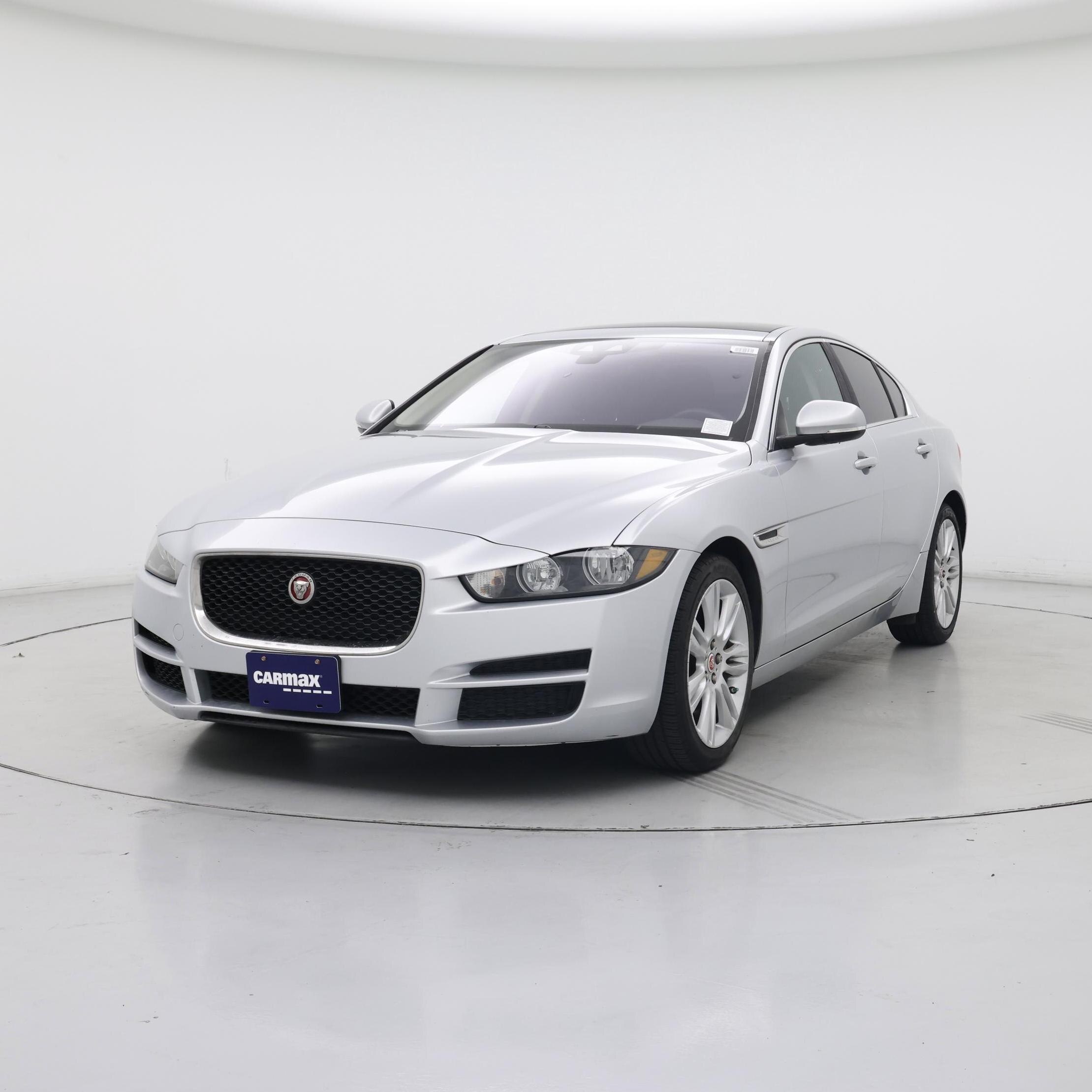 Thumbnail: 2019 Jaguar XE - 4