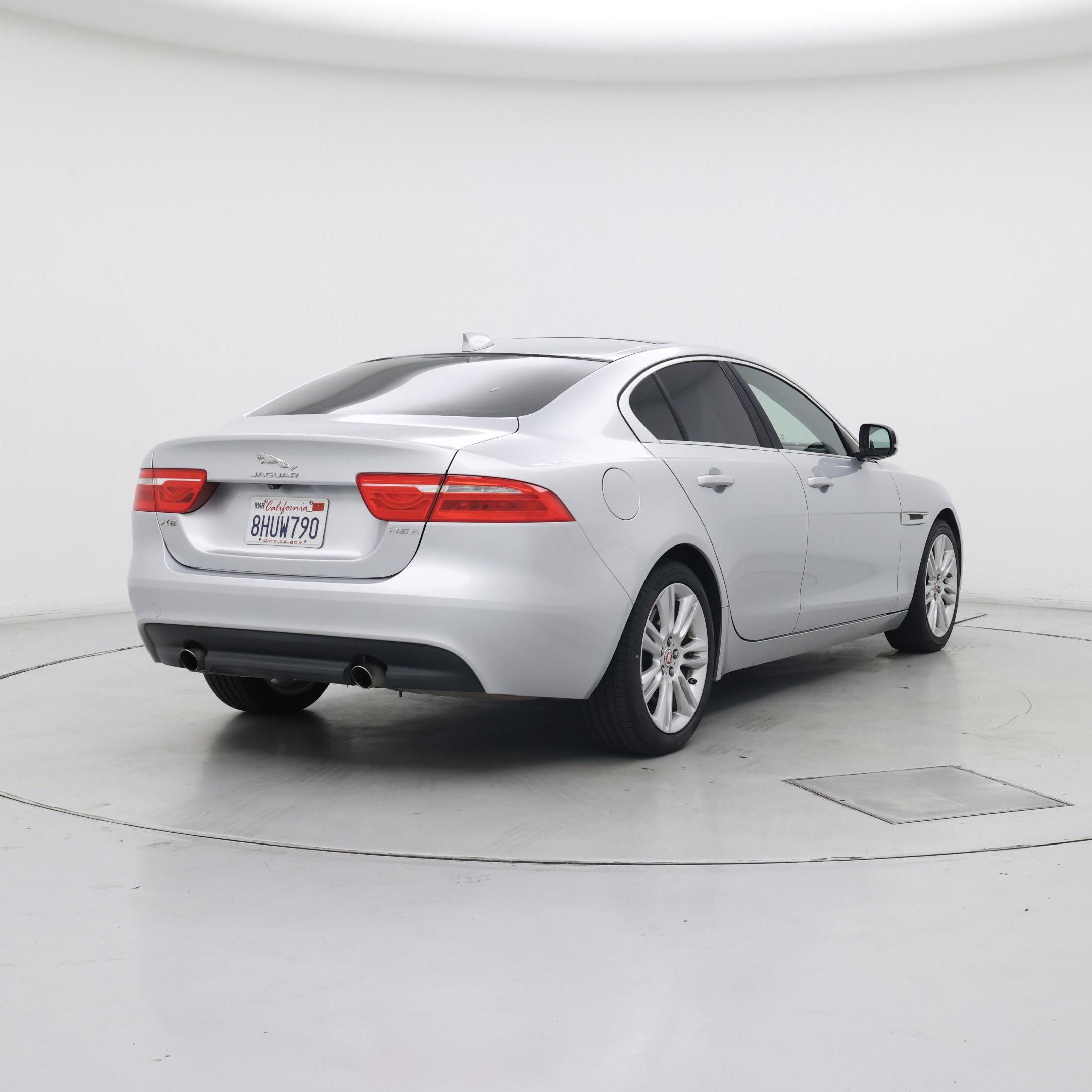 Thumbnail: 2019 Jaguar XE - 8