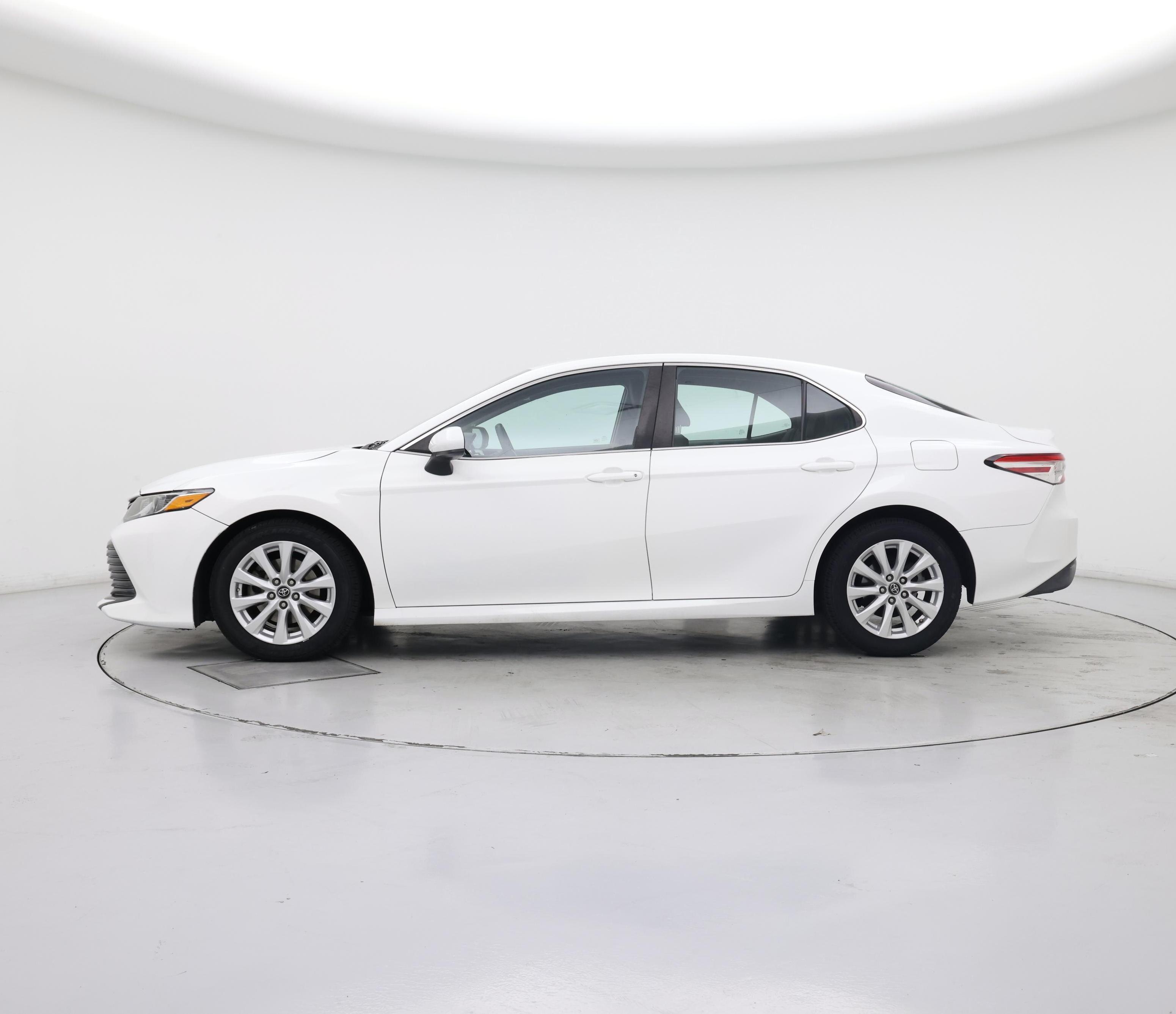 Thumbnail: 2018 Toyota Camry - 3