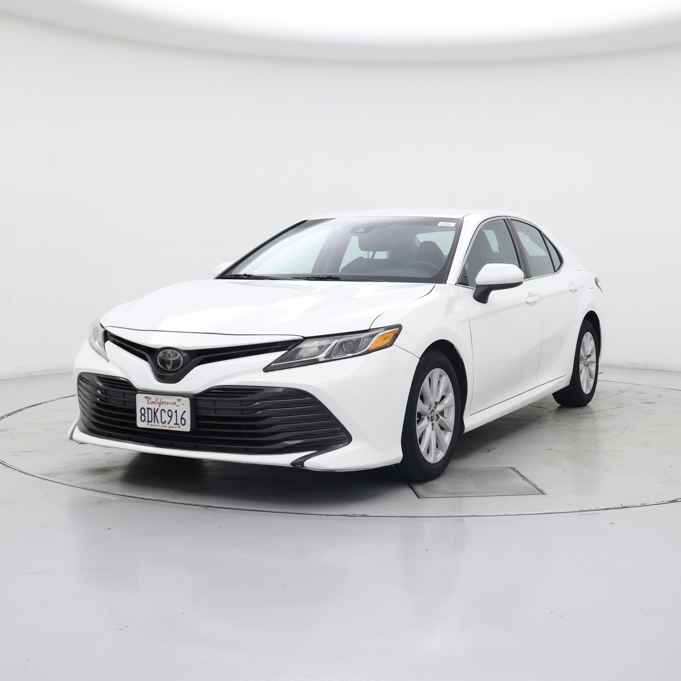 Thumbnail: 2018 Toyota Camry - 4