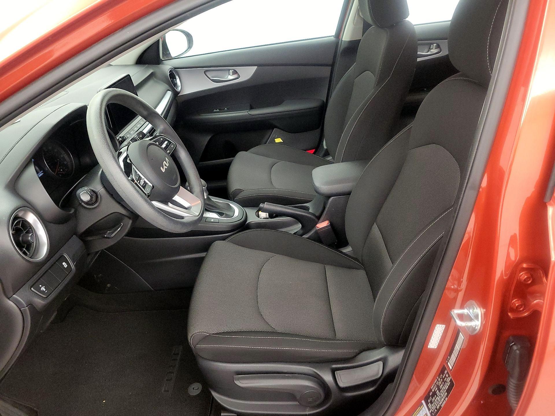 Thumbnail: 2022 Kia Forte - 11