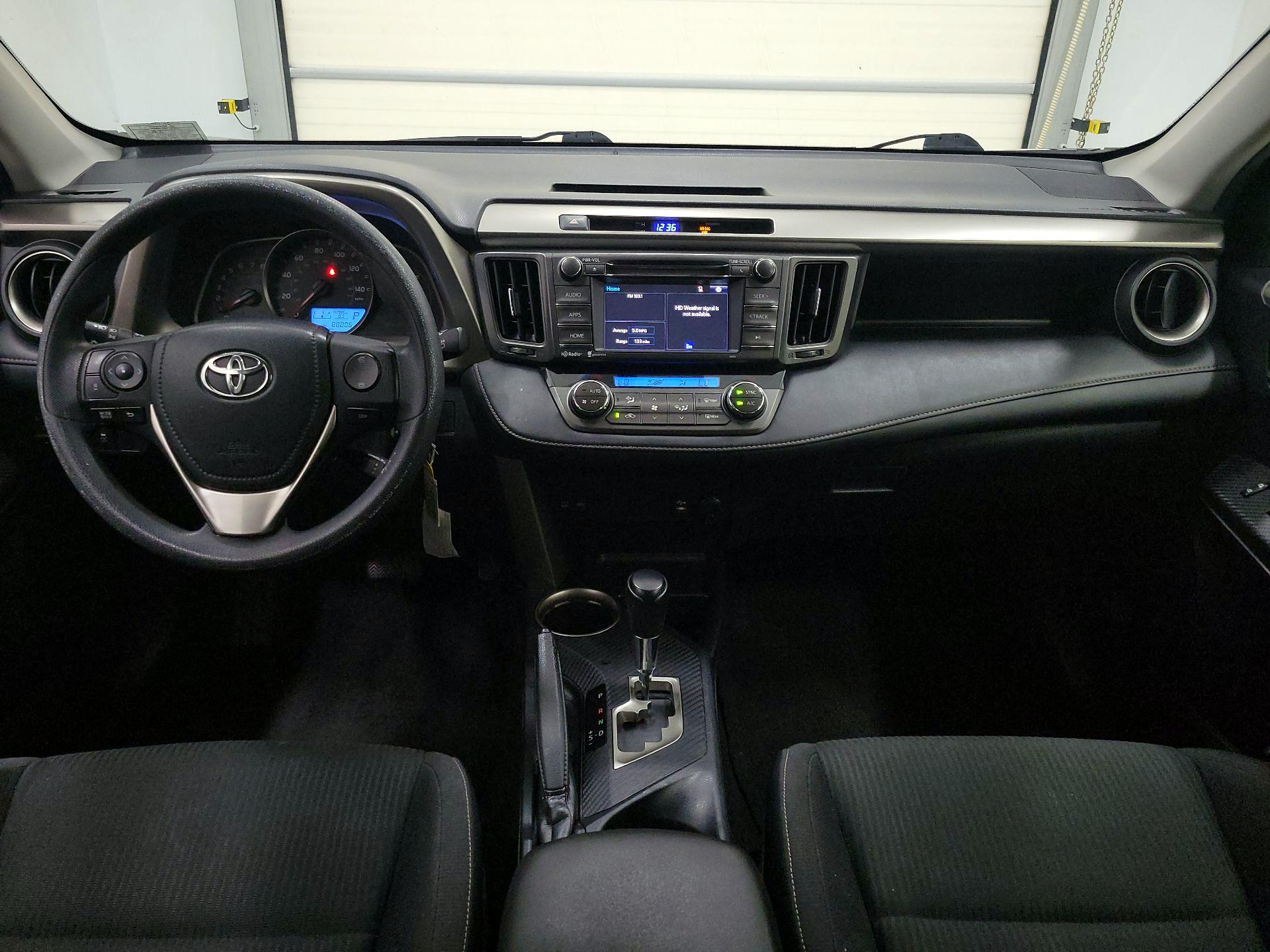 Thumbnail: 2015 Toyota RAV4 - 9
