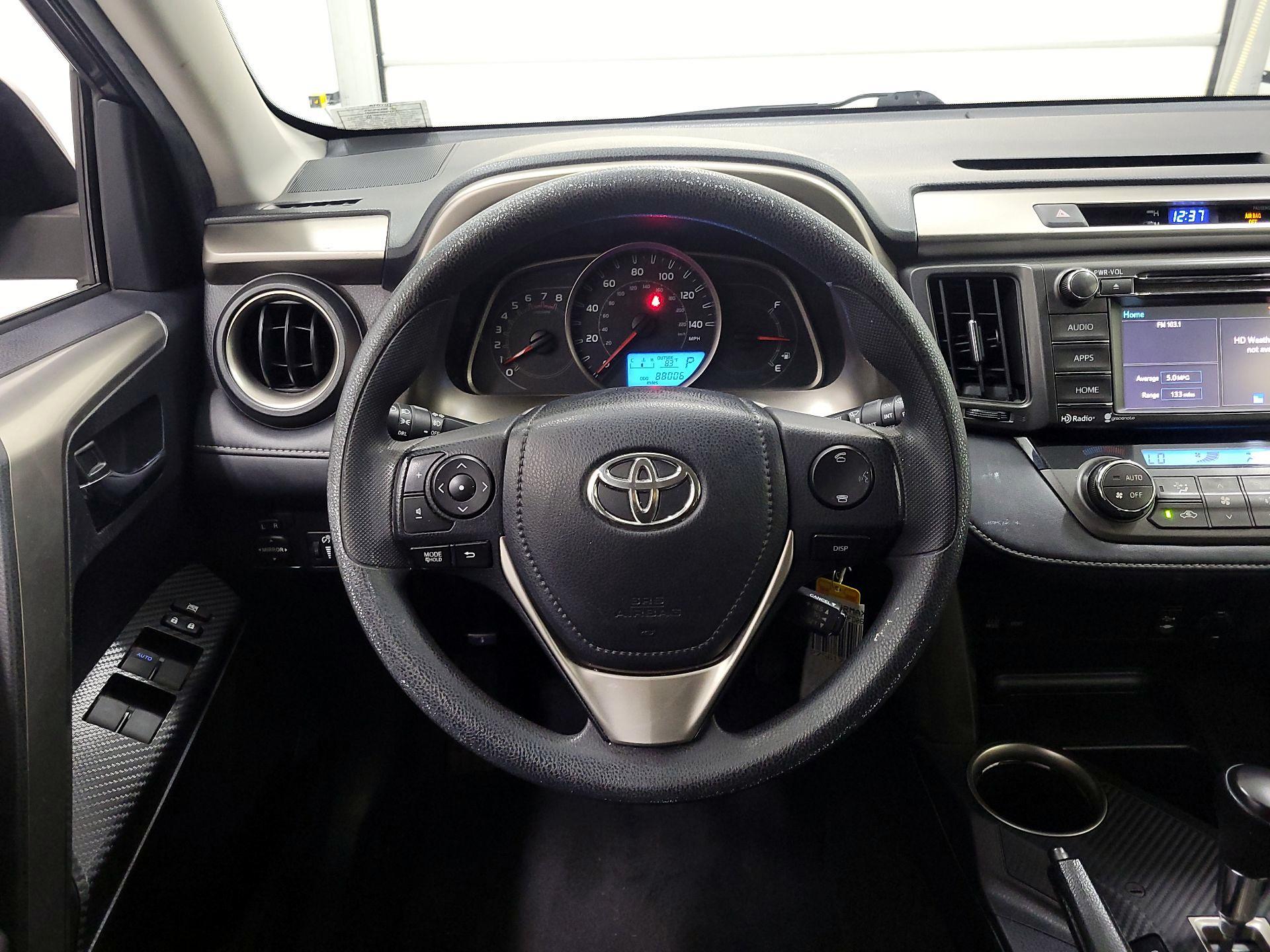 Thumbnail: 2015 Toyota RAV4 - 10