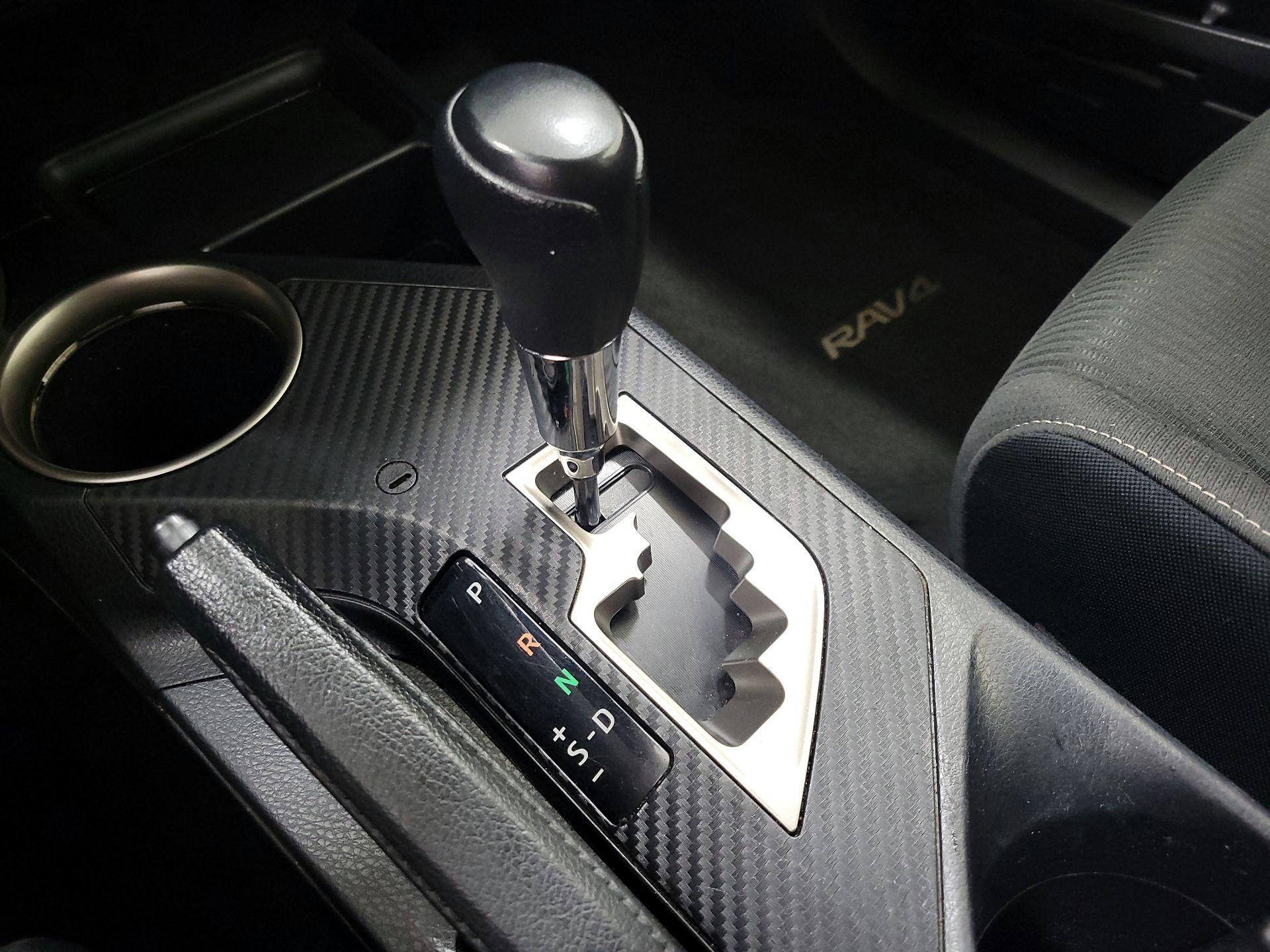 Thumbnail: 2015 Toyota RAV4 - 17