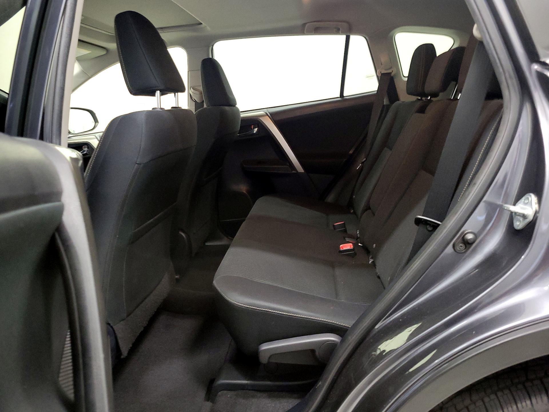 Thumbnail: 2015 Toyota RAV4 - 20