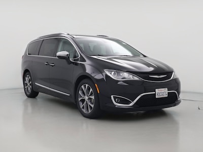Black 2018 Chrysler Pacifica Limited