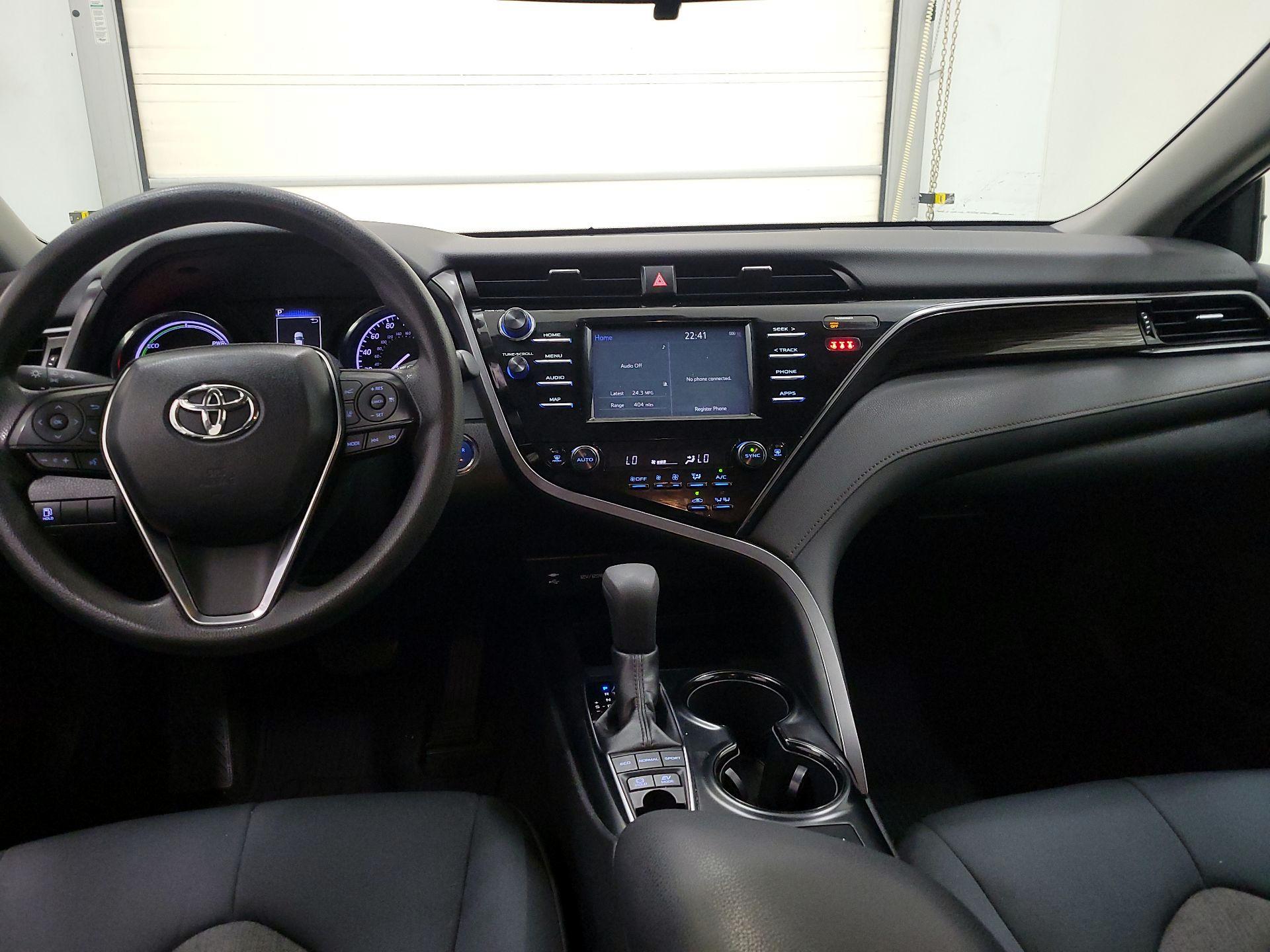 Thumbnail: 2019 Toyota Camry - 9