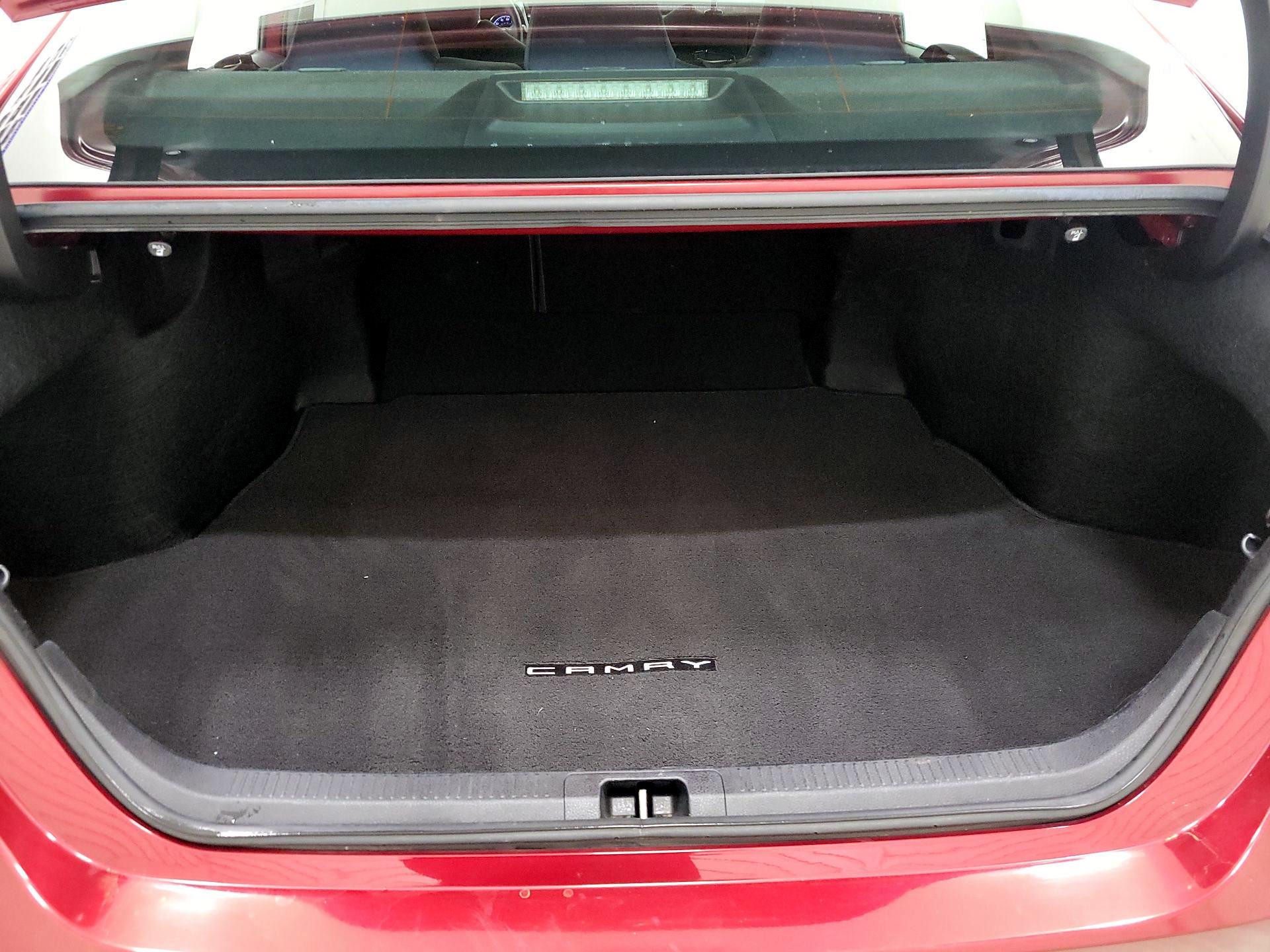 Thumbnail: 2019 Toyota Camry - 20