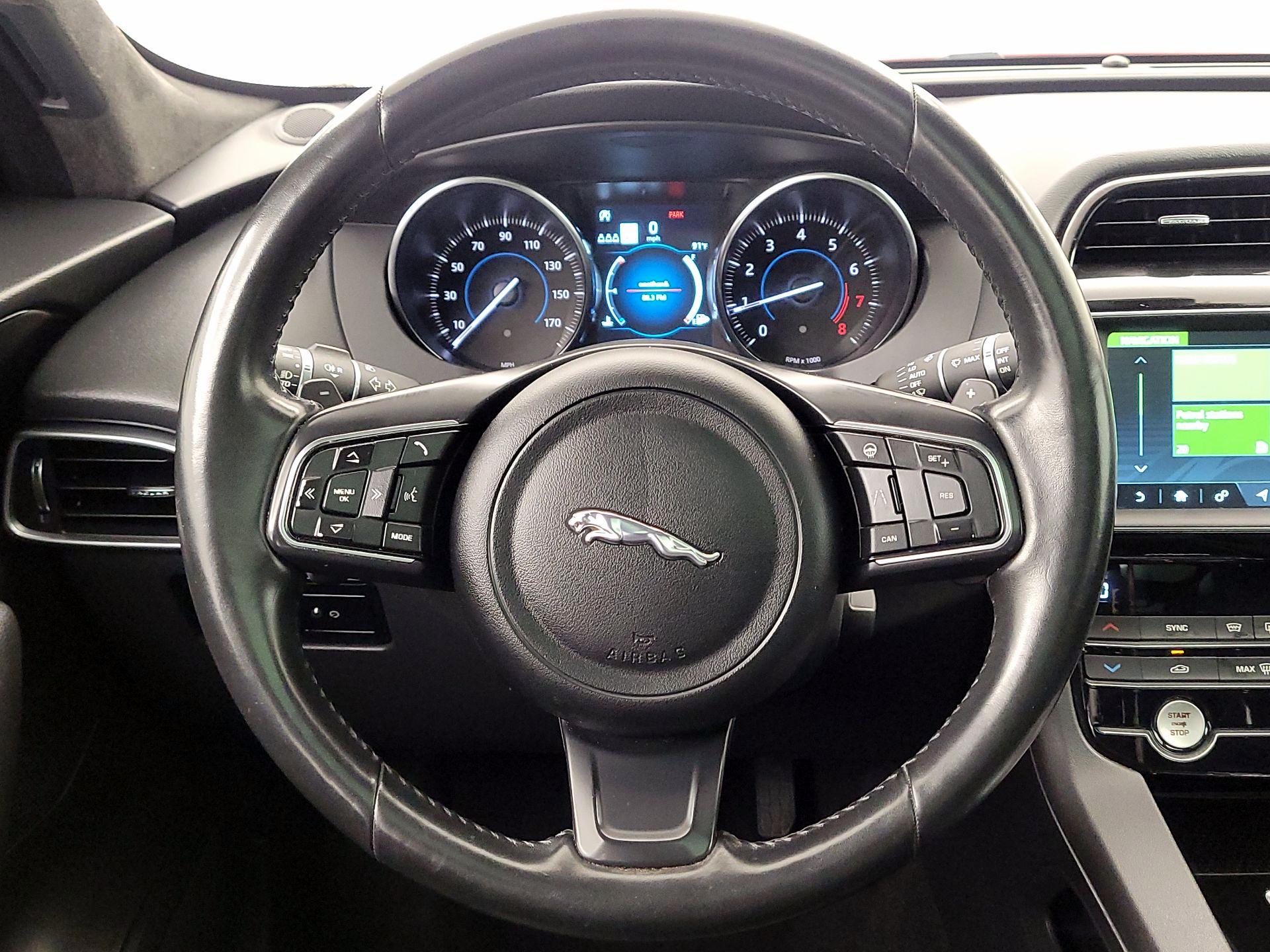 Thumbnail: 2020 Jaguar F-Pace - 10