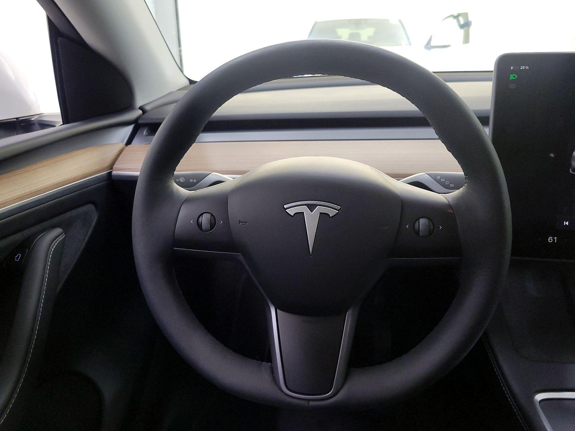 Thumbnail: 2024 Tesla Model Y - 10