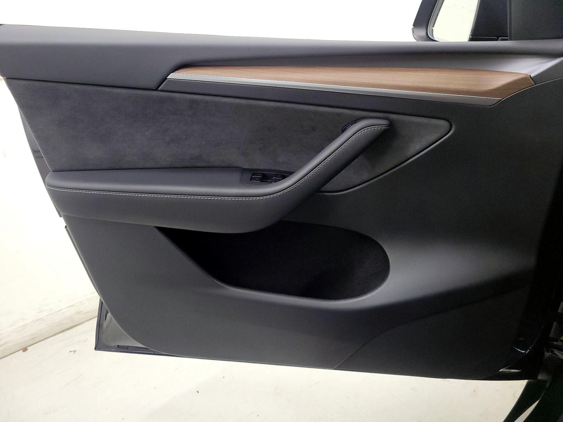 Thumbnail: 2025 Tesla Model Y - 12