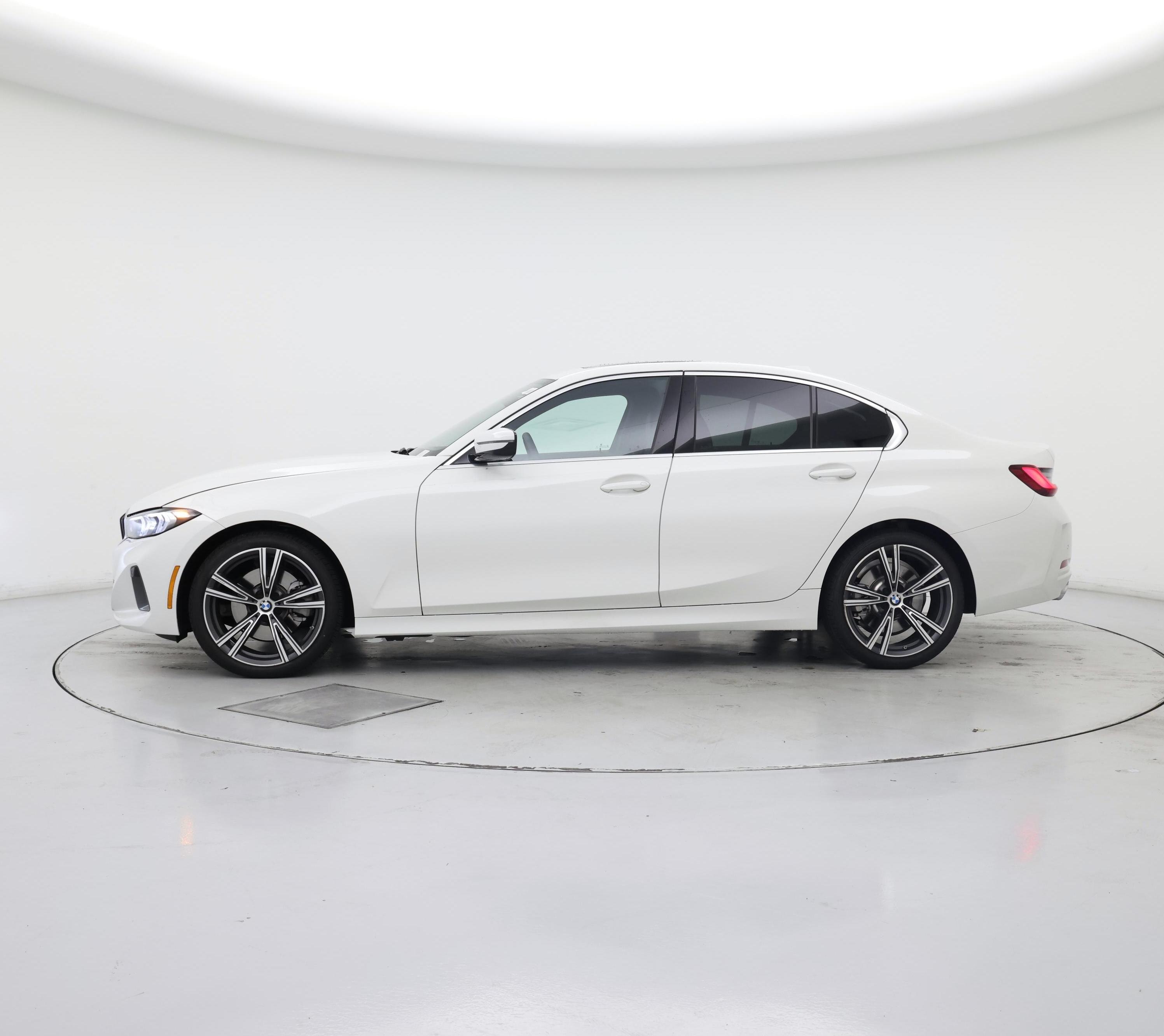 Thumbnail: 2024 BMW 3 Series - 3