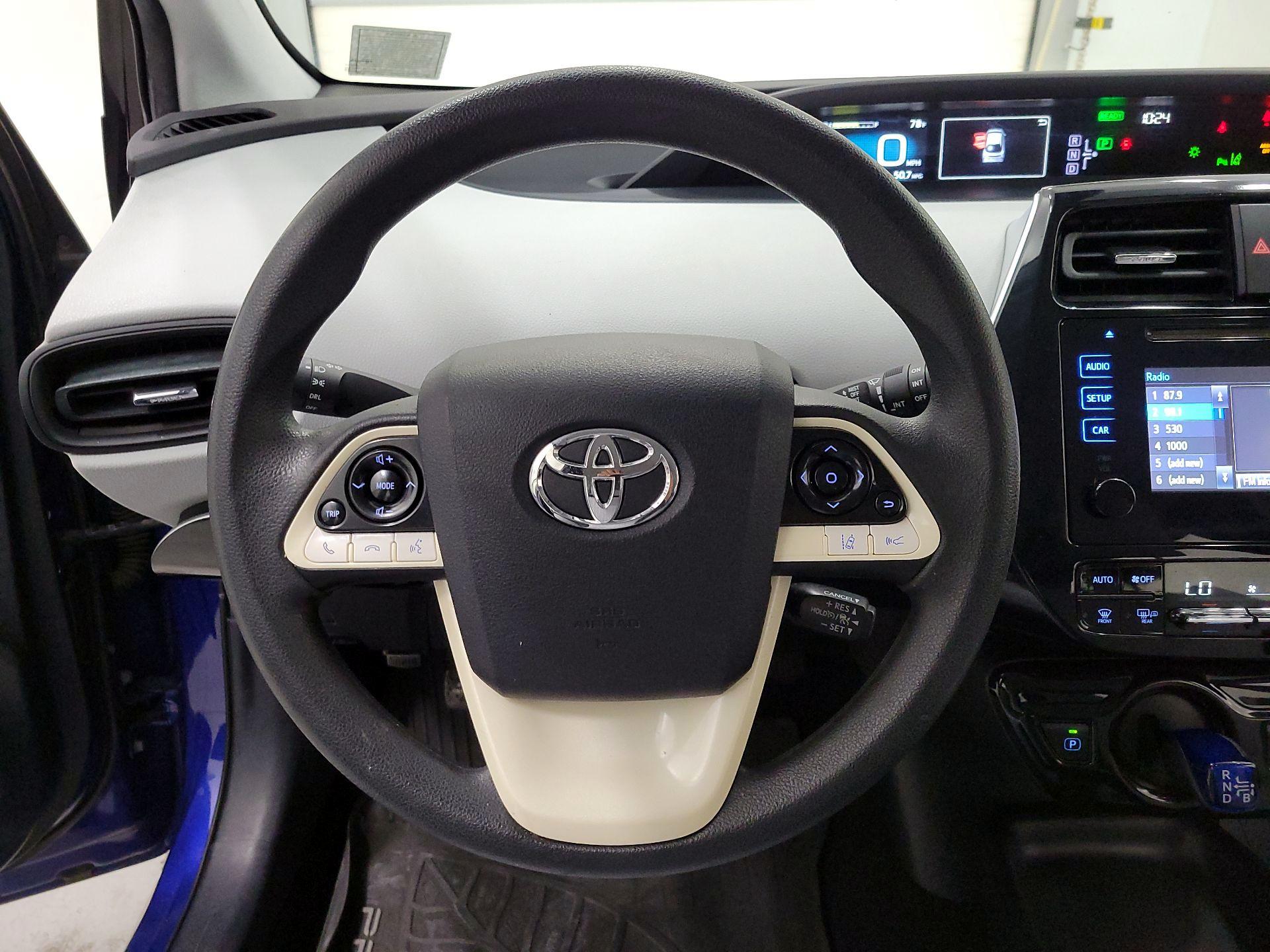 Thumbnail: 2017 Toyota Prius - 10