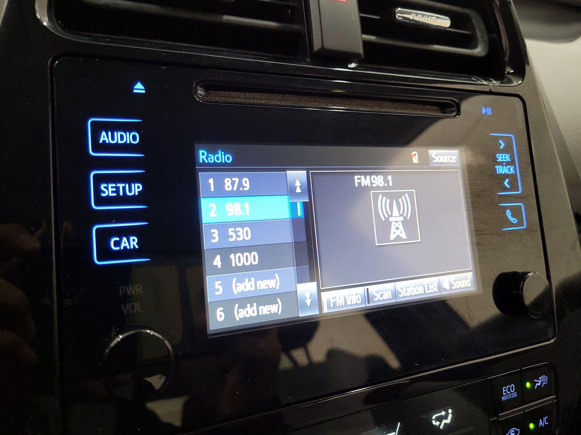 Thumbnail: 2017 Toyota Prius - 15