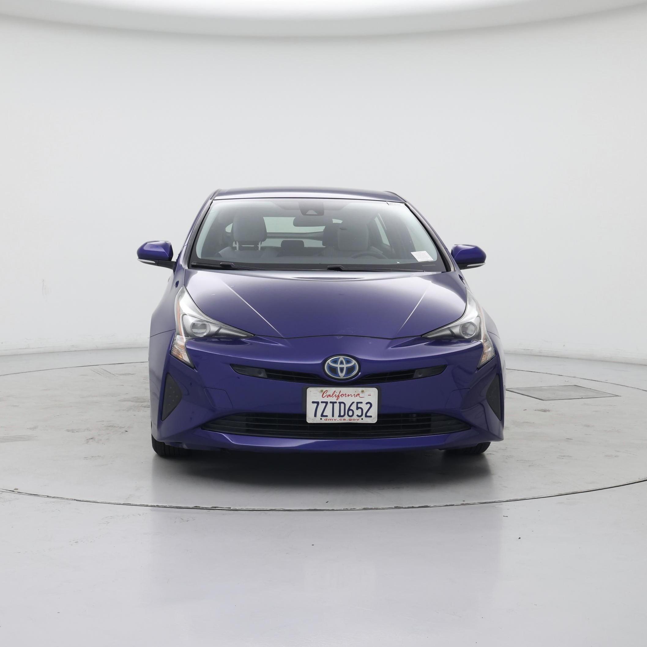 Thumbnail: 2017 Toyota Prius - 5