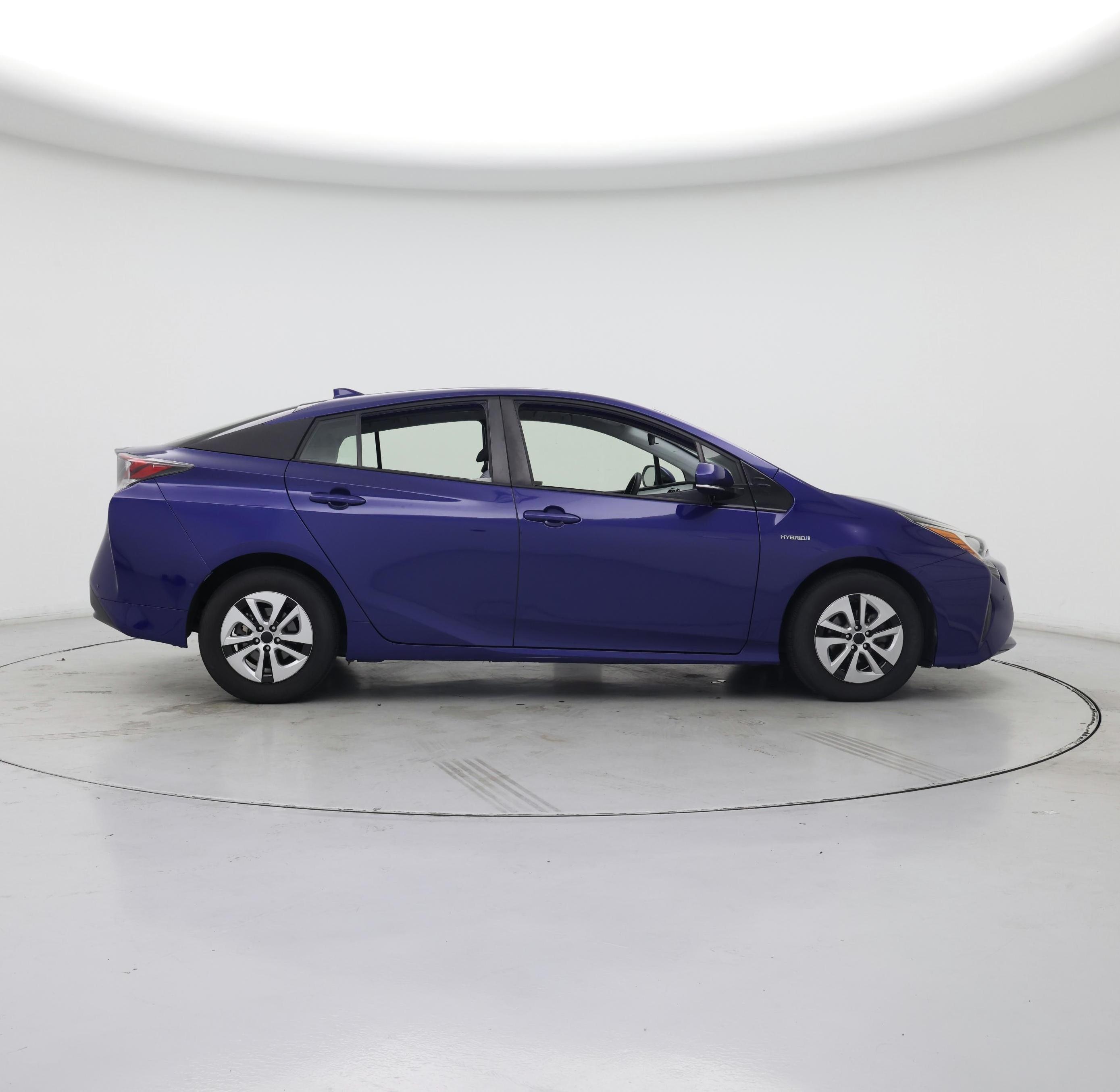 Thumbnail: 2017 Toyota Prius - 7