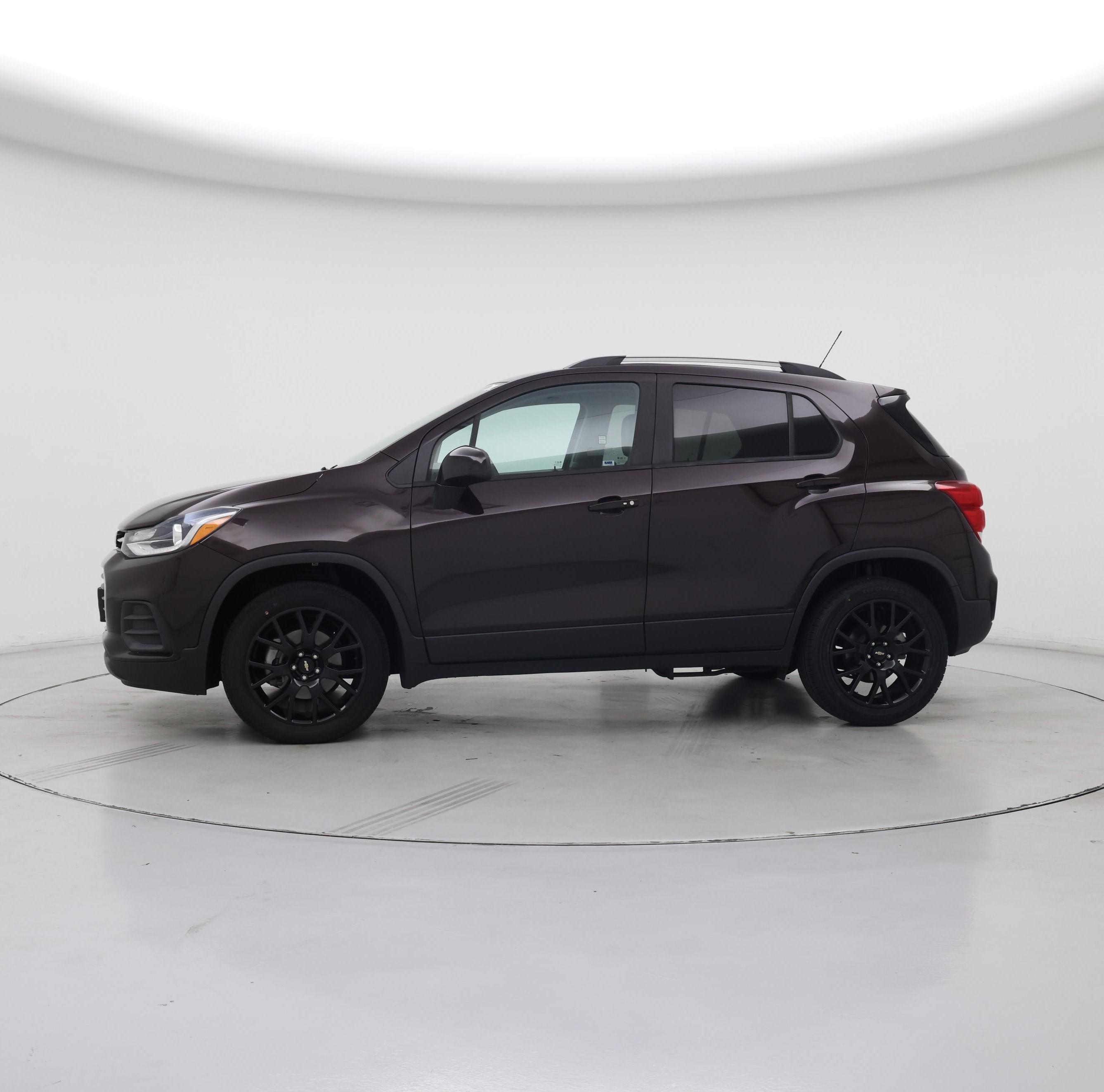 Thumbnail: 2022 Chevrolet Trax - 3