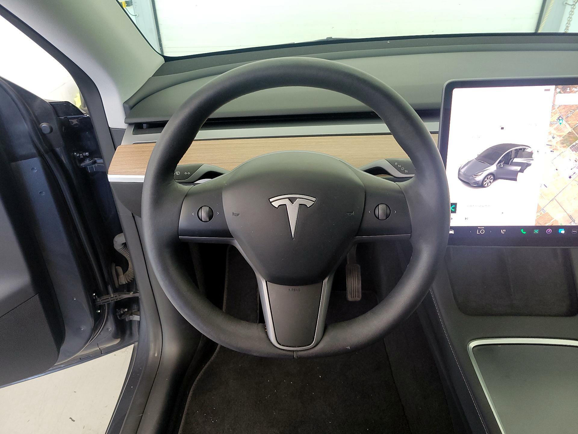 Thumbnail: 2023 Tesla Model Y - 10