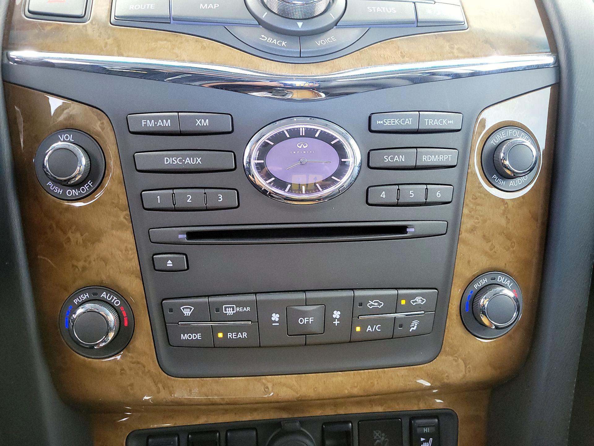 Thumbnail: 2013 INFINITI QX56 - 17