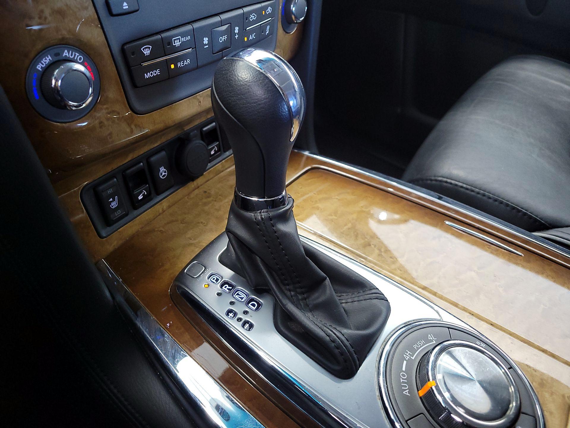 Thumbnail: 2013 INFINITI QX56 - 18