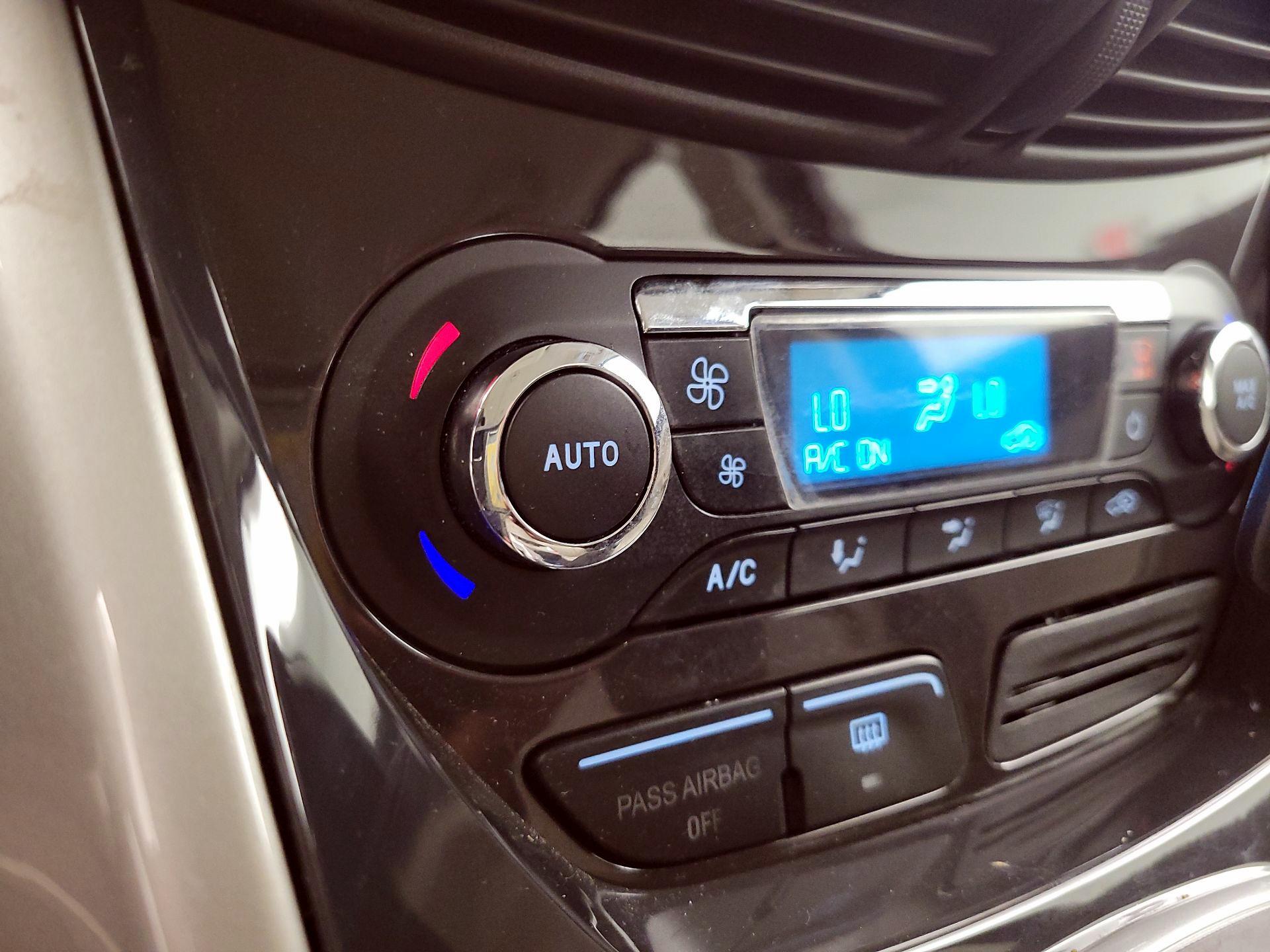 Thumbnail: 2013 Ford C-Max - 16