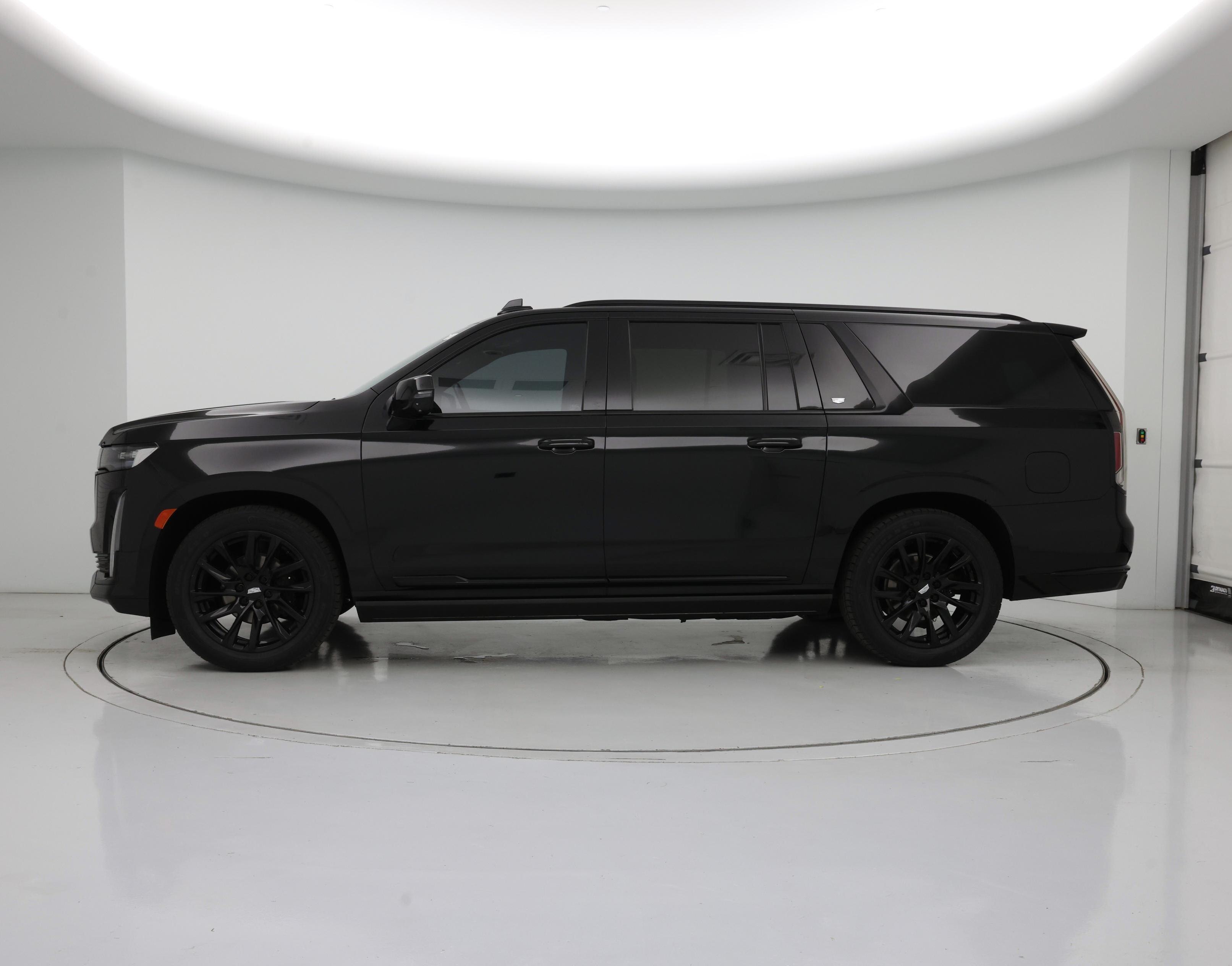 Thumbnail: 2021 Cadillac Escalade - 3