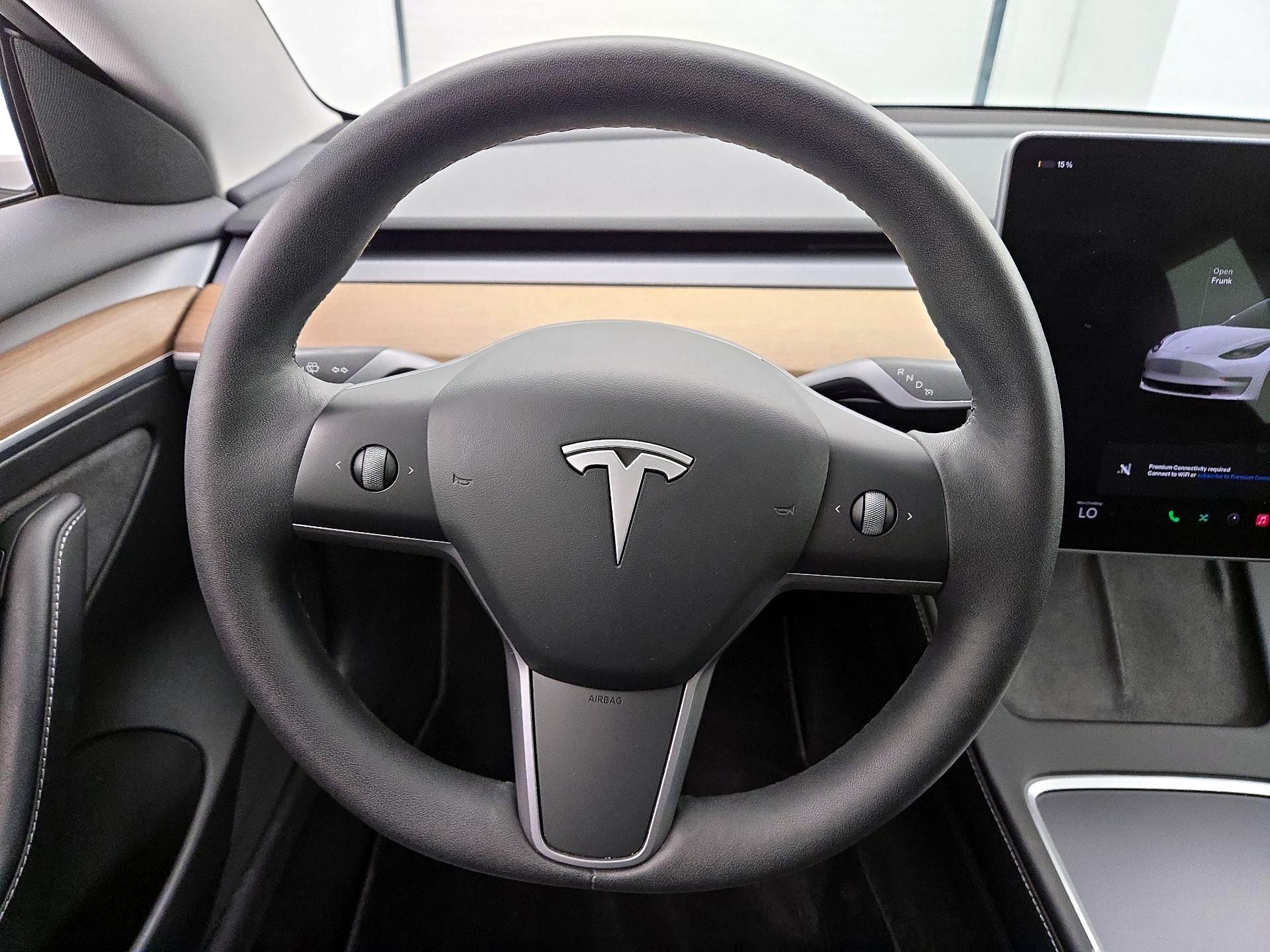 Thumbnail: 2023 Tesla Model 3 - 10